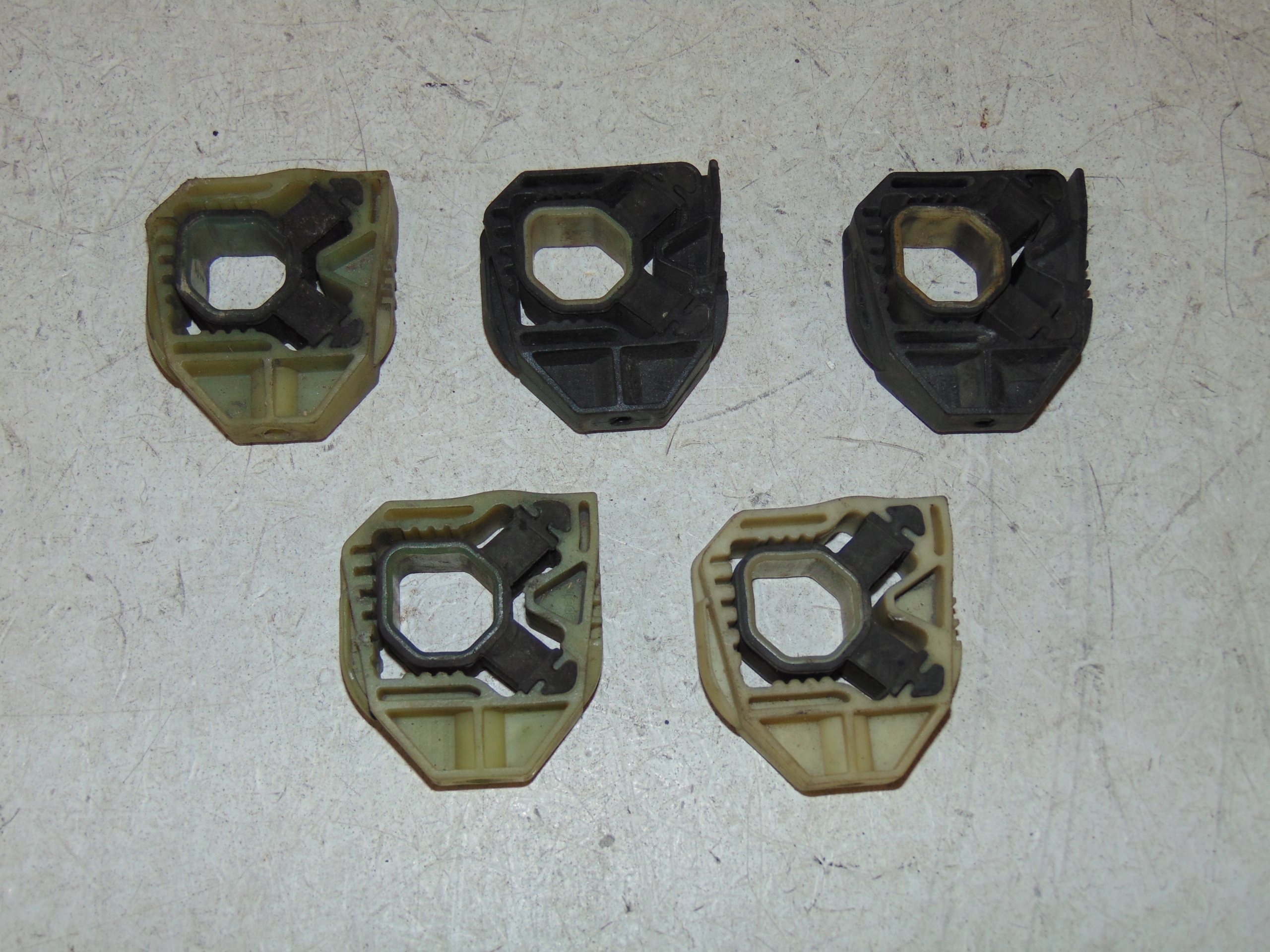 mocowanie chłodnicy VW PASSAT B6 GOLF V IBIZA POLO 1K0121367