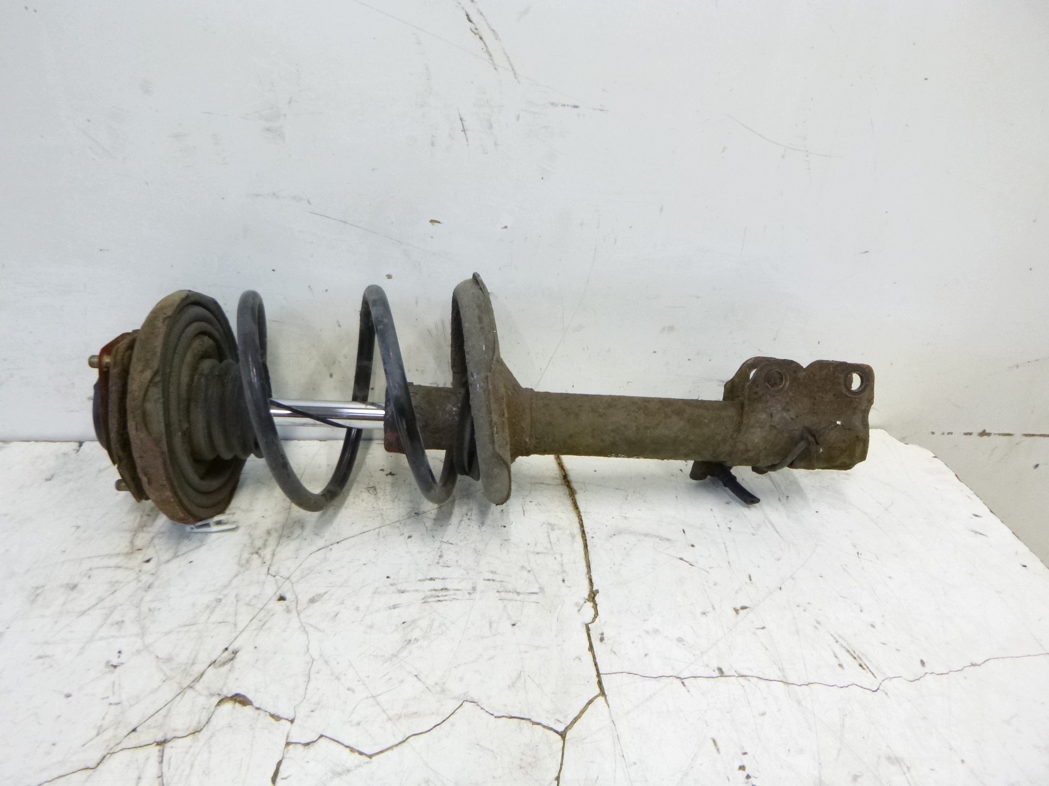 shock absorber front right McPherson Nissan X-Trail T30 2.2 2001-2007