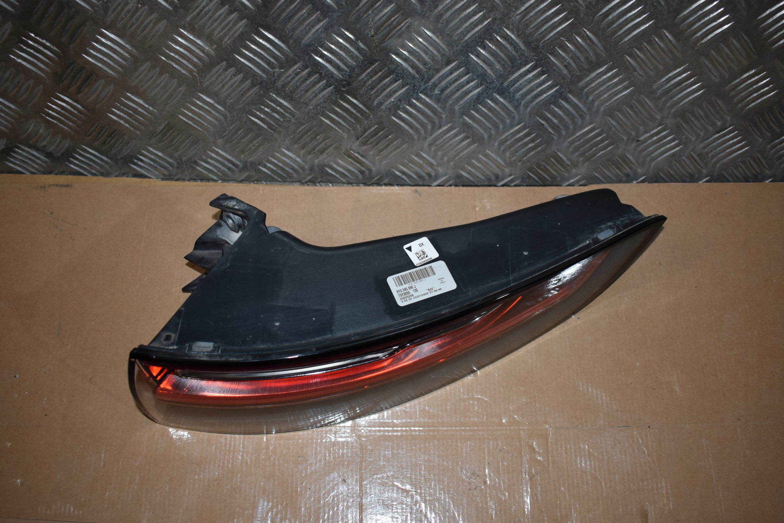 IDEALNA light rear part rear right PORSCHE CAYENNE 9Y 1