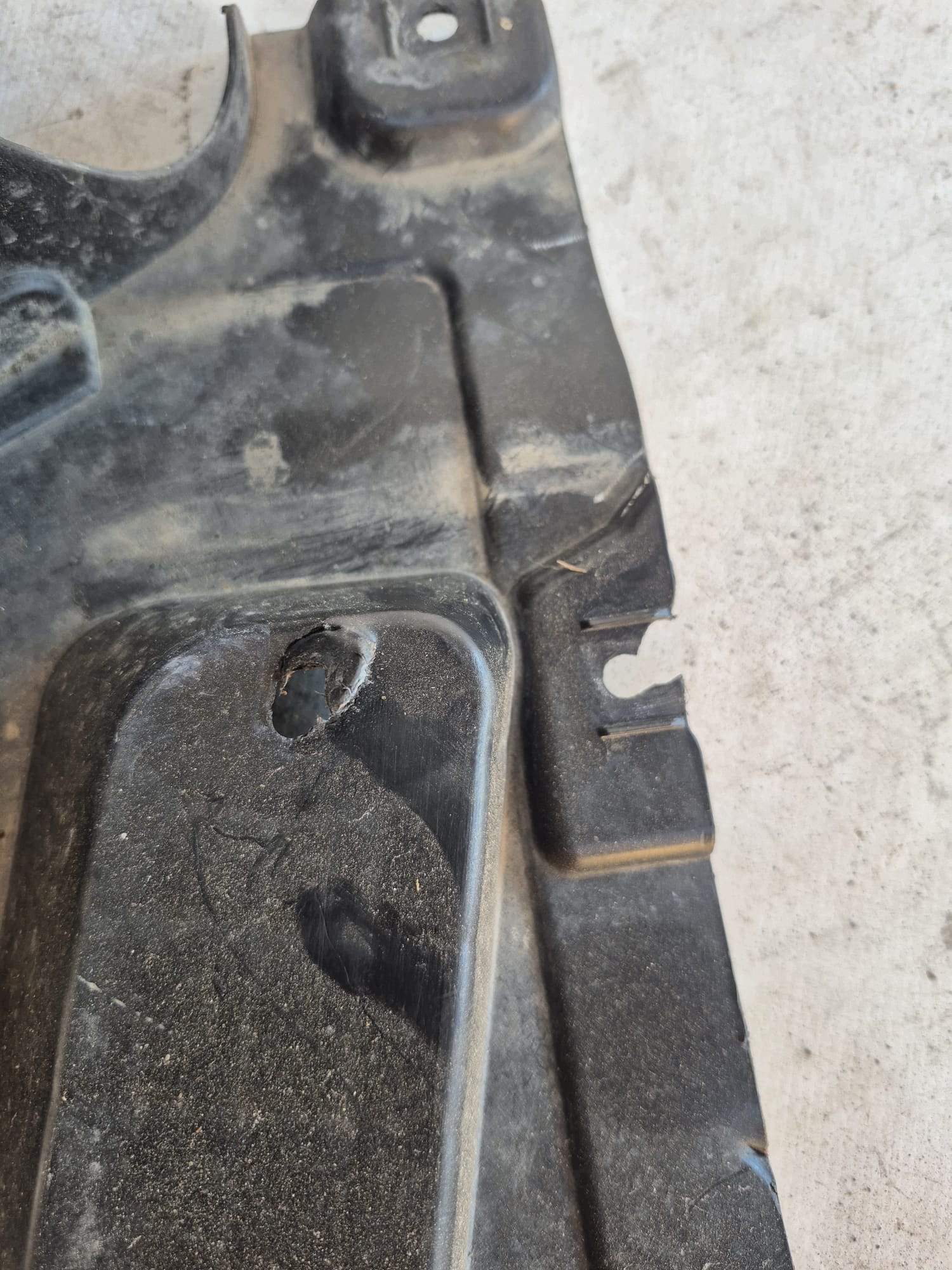 AUDI A6 C9 4P0 mudguard right front part front 4P0853888