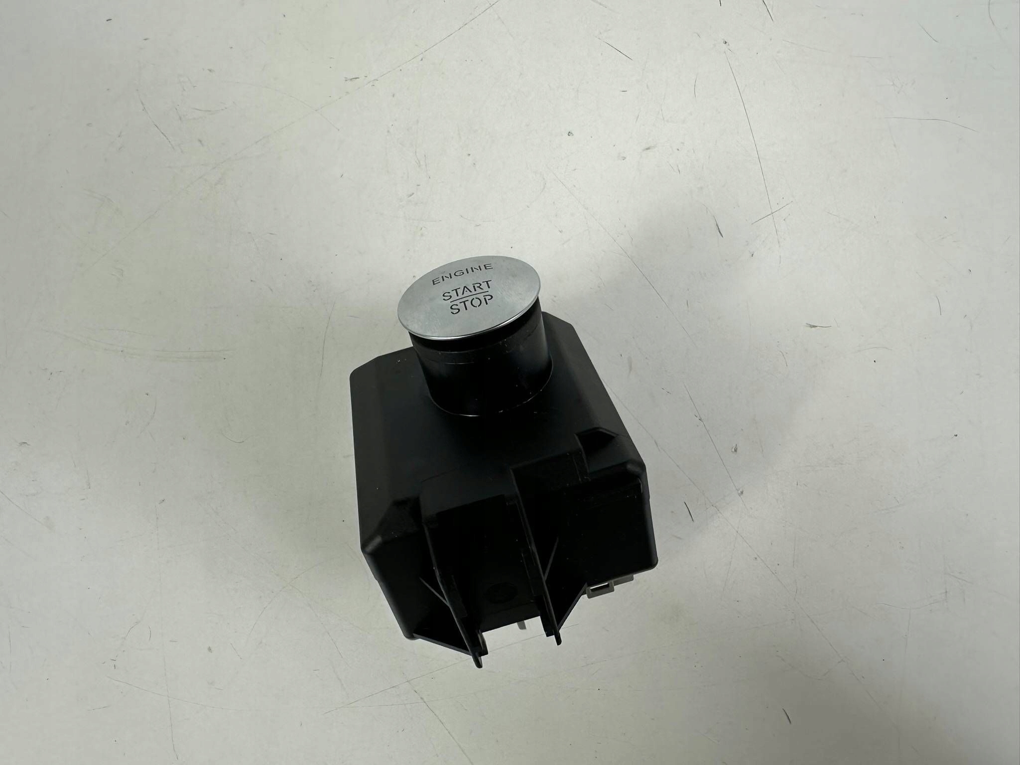 Mercedes-Benz GLA W156 2017 ignition button Start Stop A2469055103