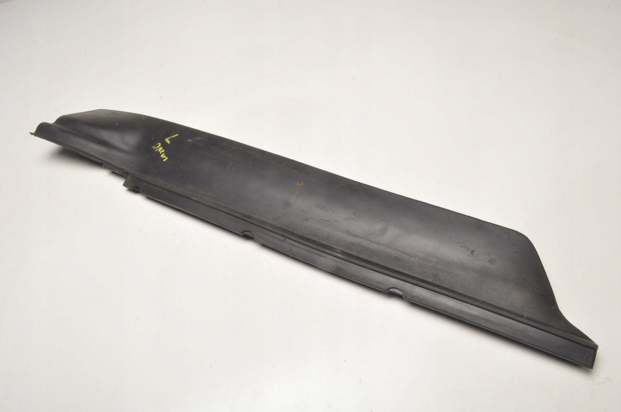 LAND ROVER DEFENDER L663 WYGŁUSZENIE DRZWI TYŁ 21R