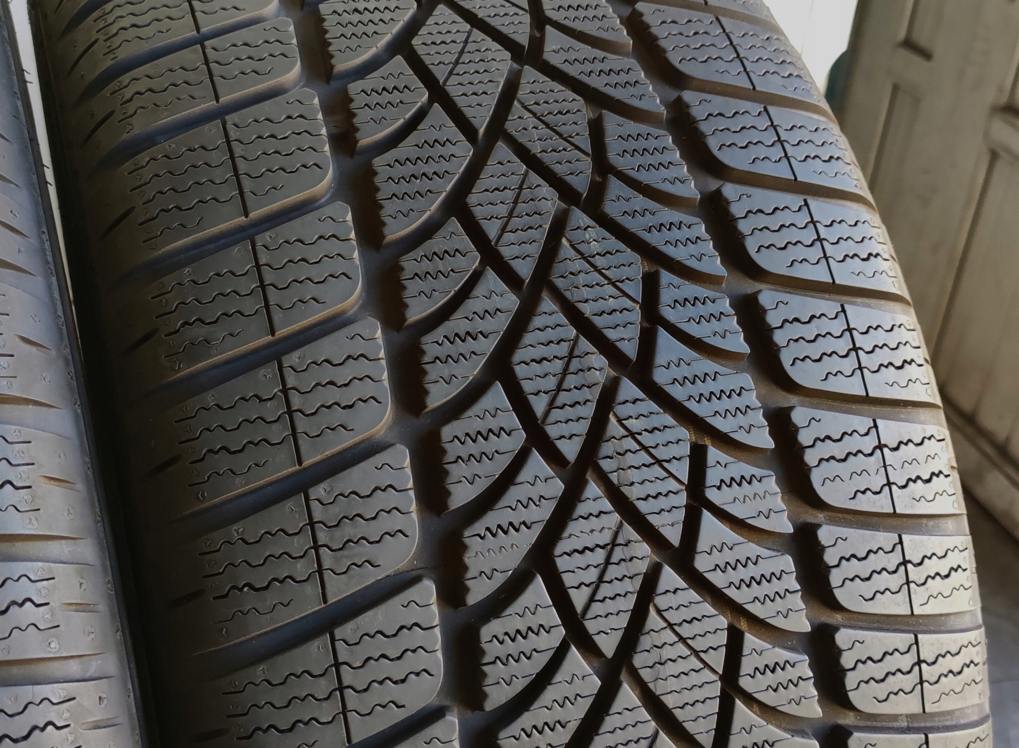 Opony 265/45/18 Dunlop 6,52mm 2szt.=450zł Z Model SP Winter Sport 3D