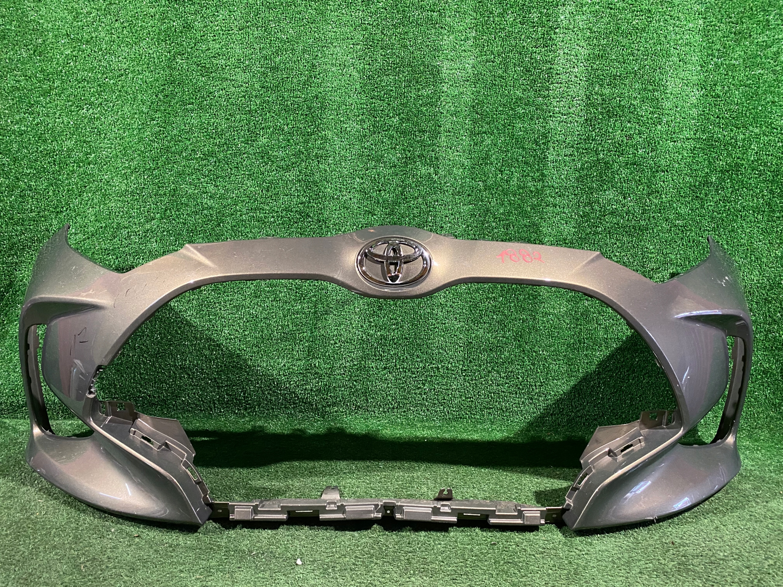 front bumper TOYOTA YARIS IV without PDC