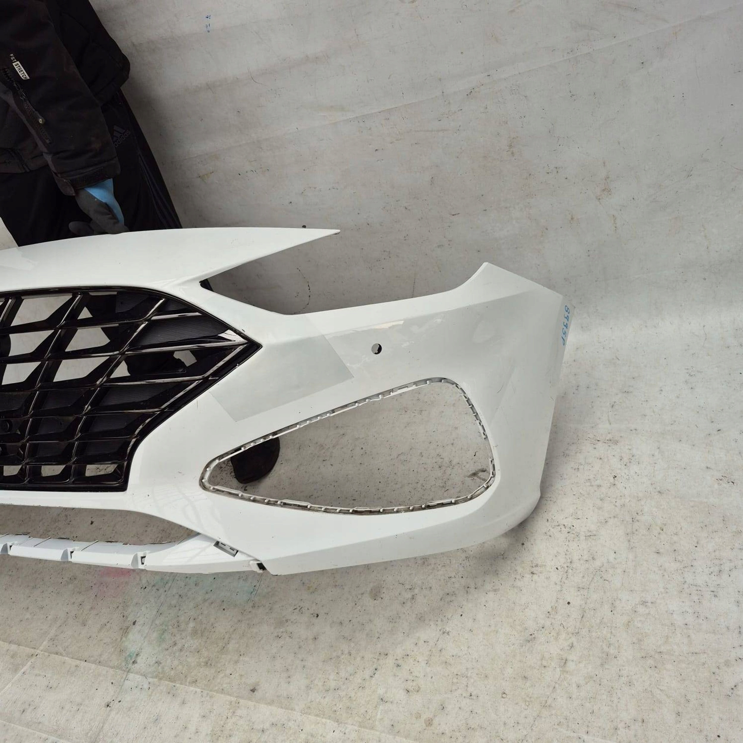 HYUNDAI I30 III LIFT 20- bumper front front PDC