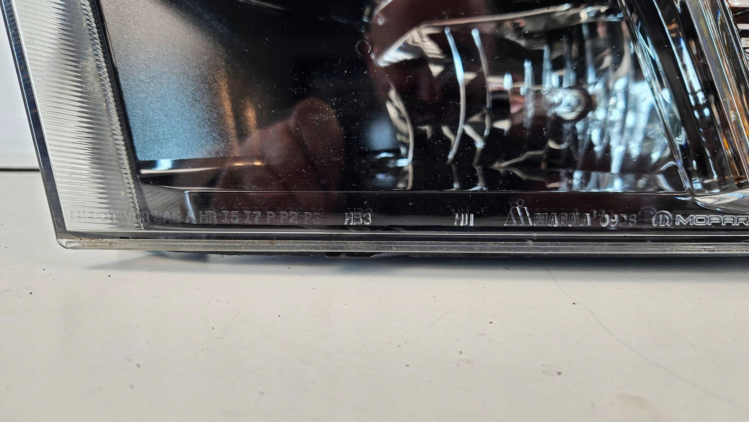 Dodge RAM Lift 15- USA Reflektor light left front front 68270497ae