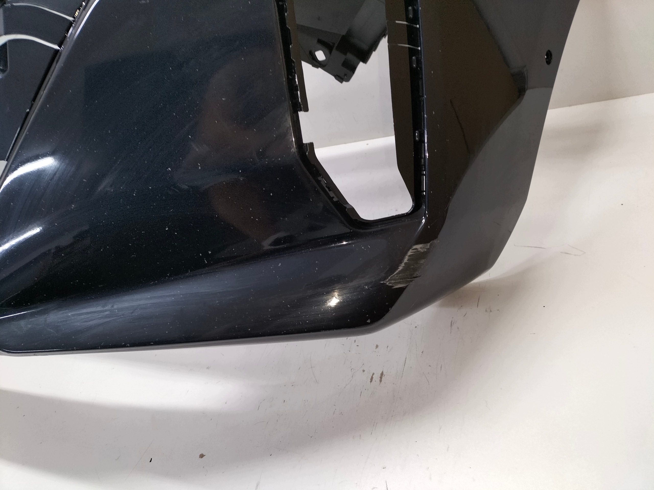 front bumper front BMW 7 I7 G70 22- m-packet wersja below side PDC