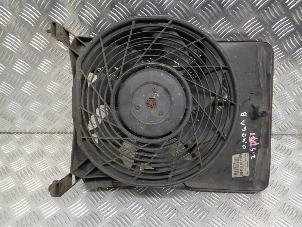 WENTYLATOR CHŁODNICY OMEGA B 2.5 DTI 24436495 Producent części Opel OE