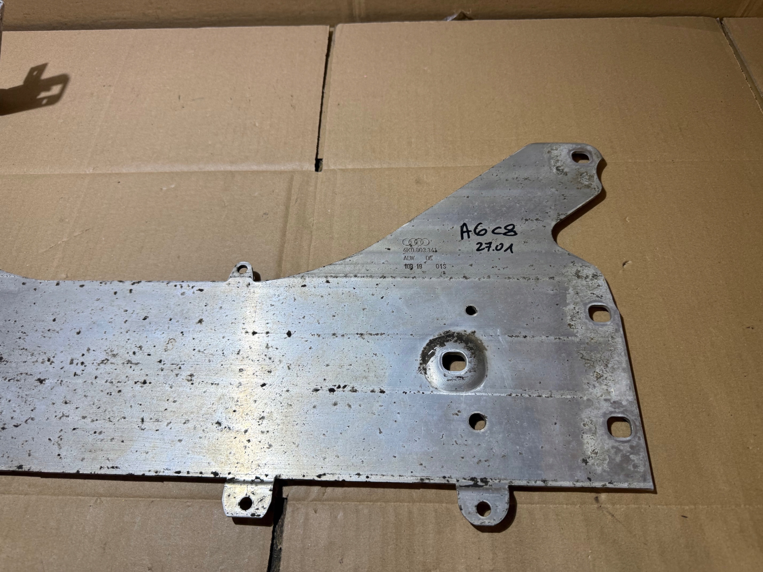 AUDI A6 C8 Versteifung Stütze Blende Abdeckung 4K0803341