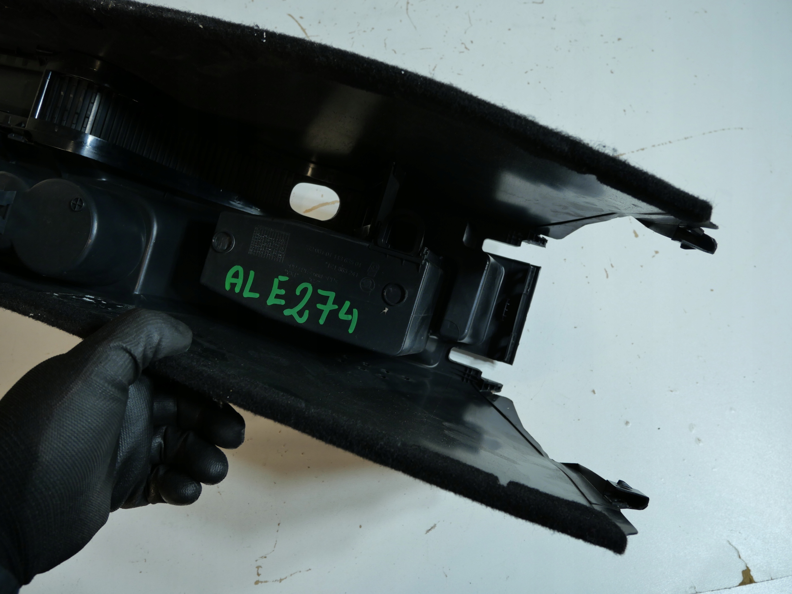 OCTAVIA II TUNEL central armrest 1Z1863241