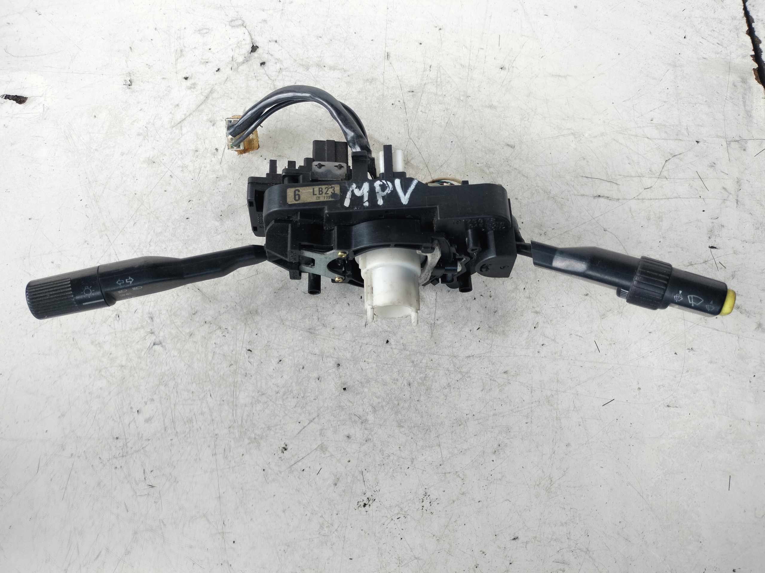 MAZDA MPV and steering wheel levers and controls