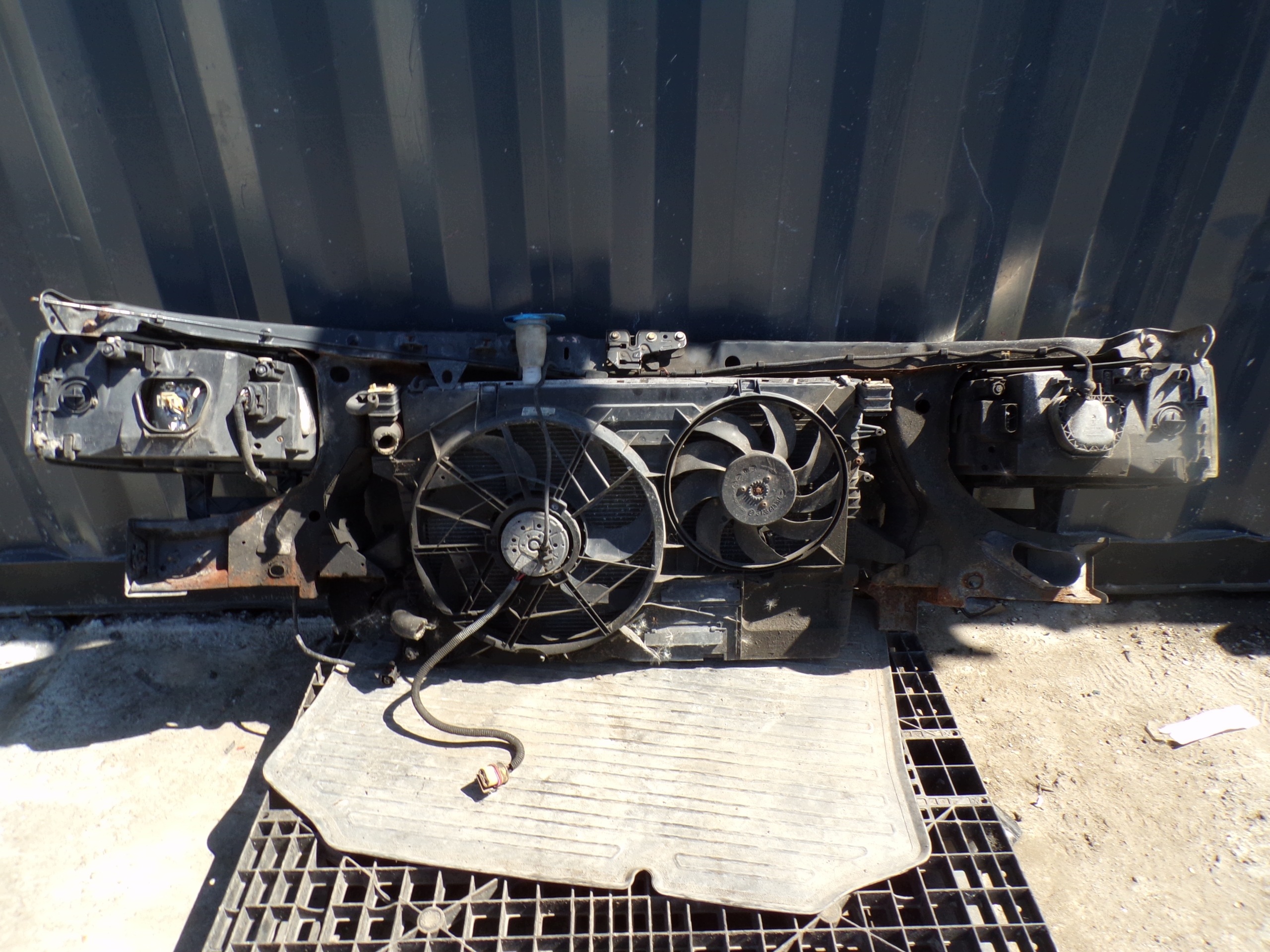 support panel for radiators CZOLOWKA pillar iron lights VOLK. TRANSPORTER T5 1.9 TDI