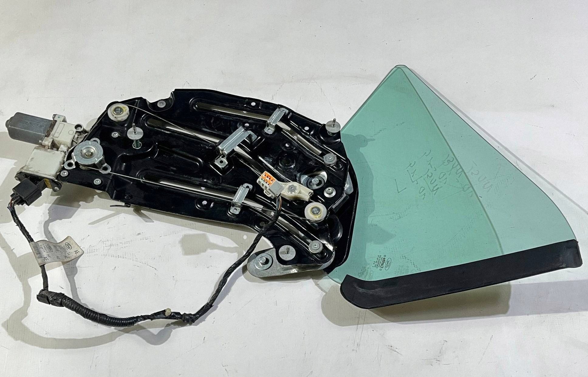 window regulator of the rear left window left rear Ford Mustang Cabrio 2010-2014