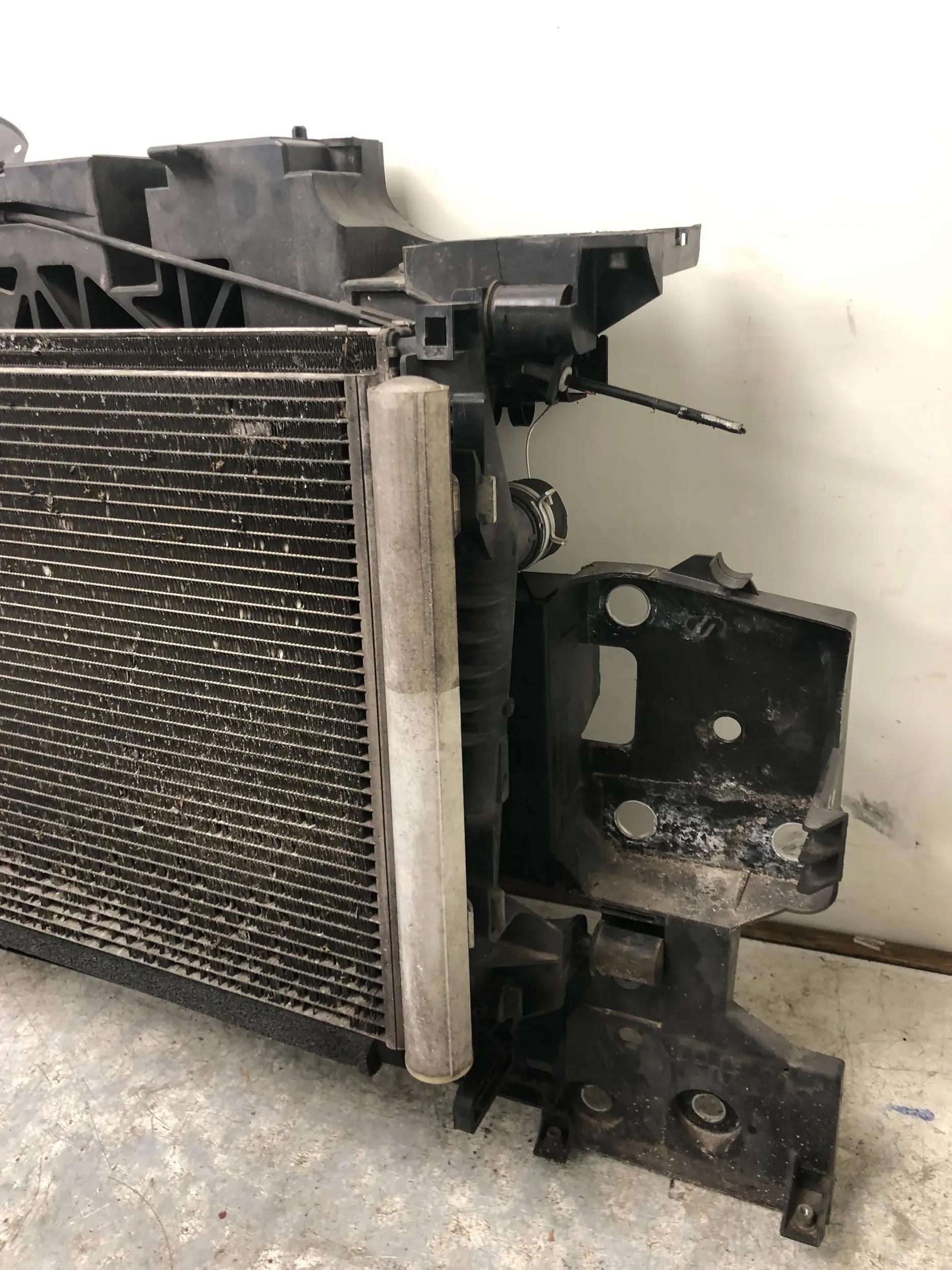 RENAULT SCENIC III 1.5 DCI bar, wall front radiator 752100007R