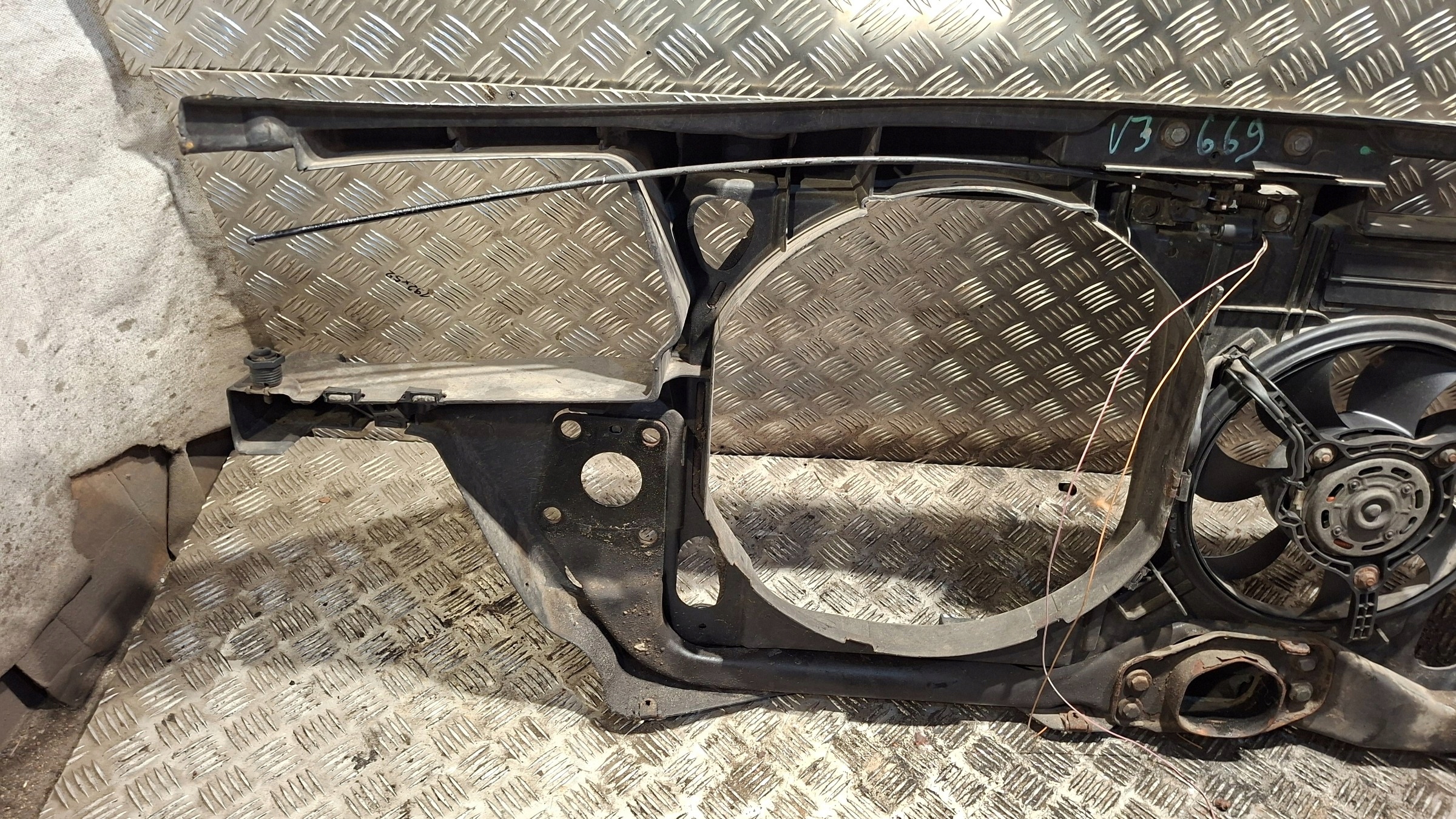 support panel for radiators pillar AUDI A6 C5 2.4