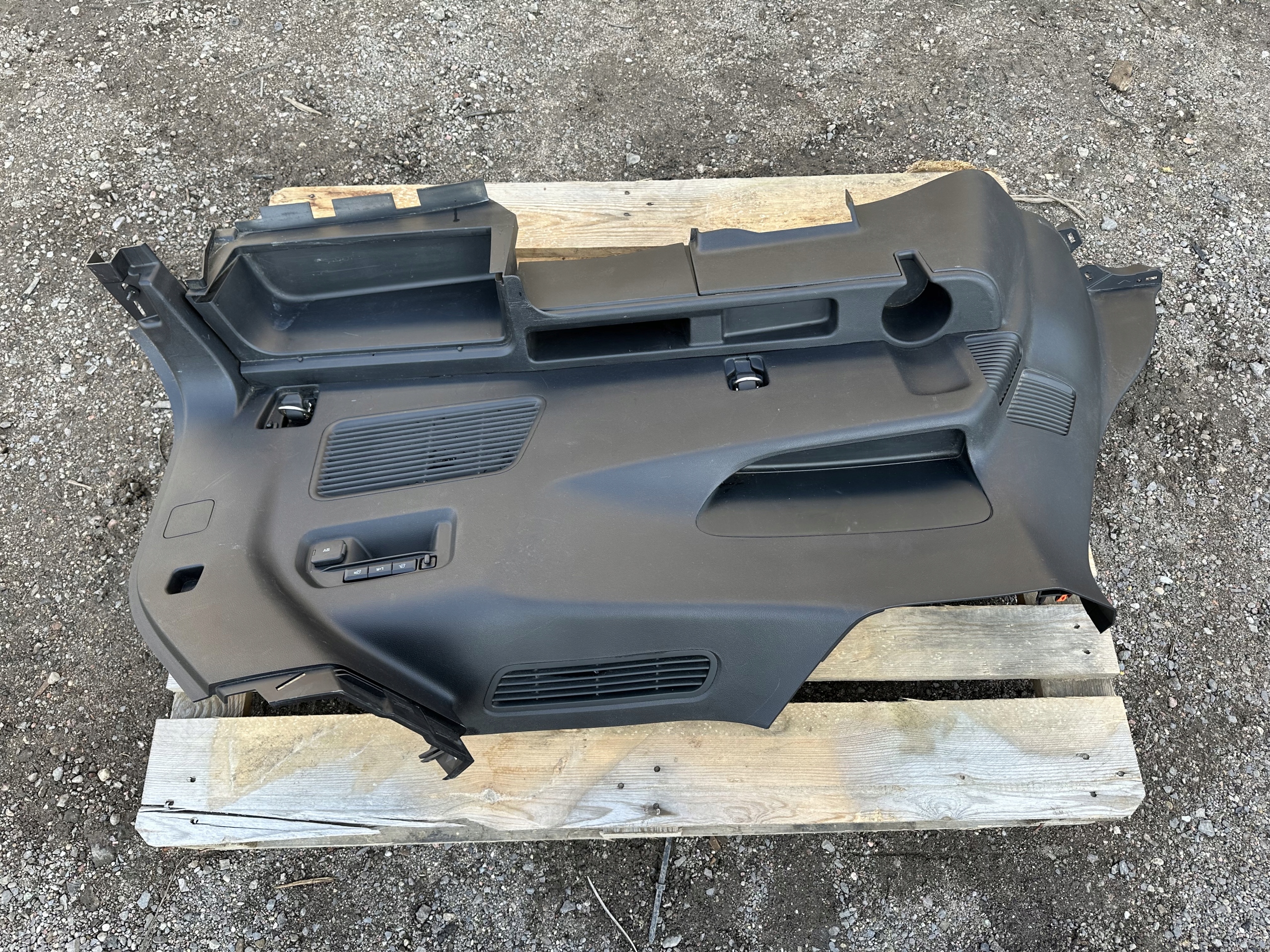 side side boot rear part rear right Ford Explorer 2020+