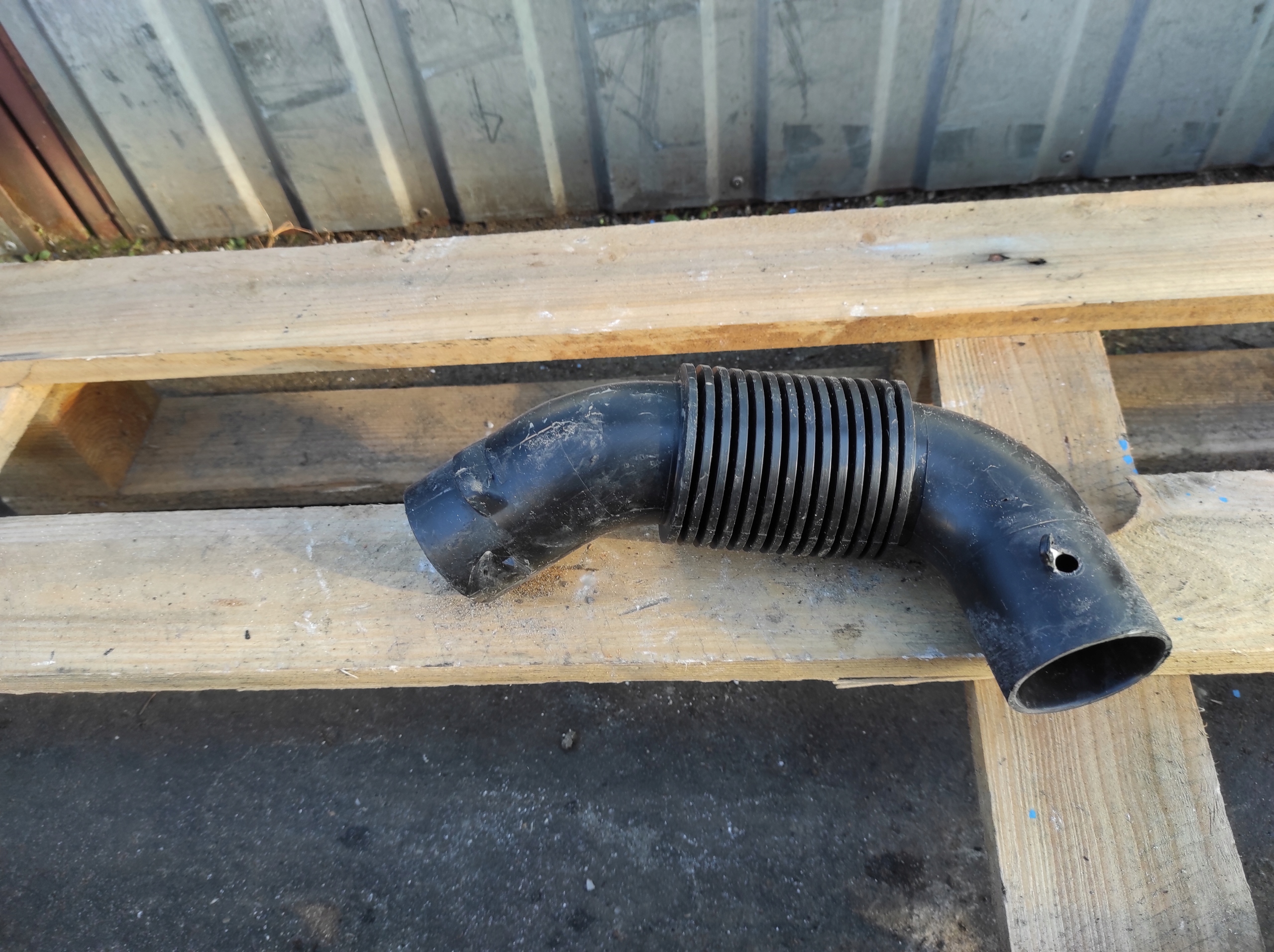 pipe air hose PEUGEOT CITROEN 1,2 9670851780