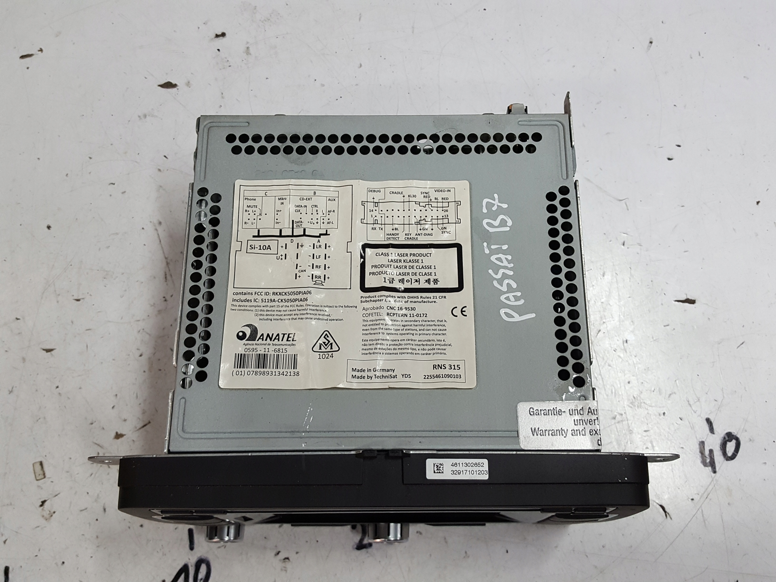 vw PASSAT B7 10-14r радио CD 3C8035279B