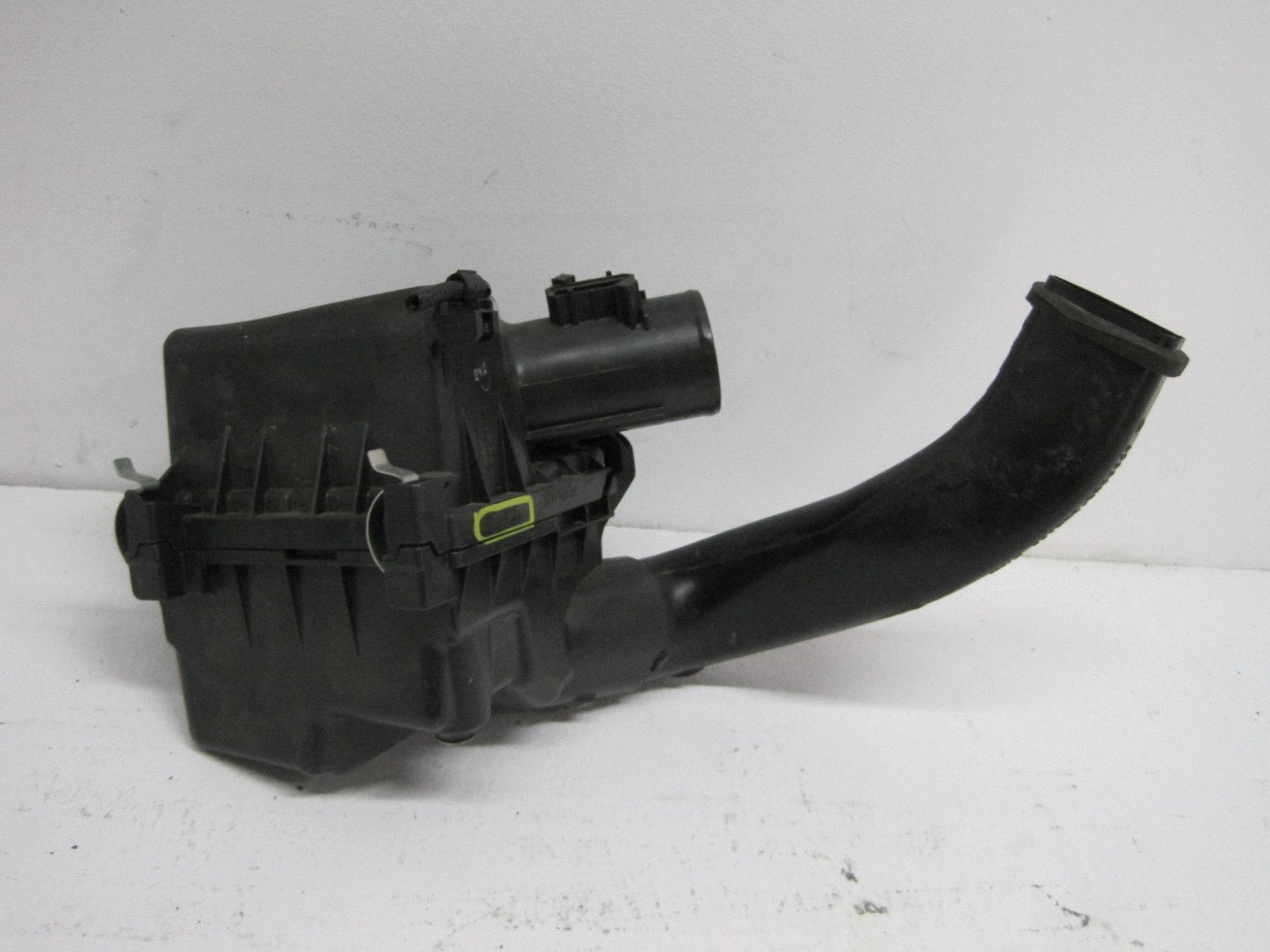 luftfiltergehäuse TOYOTA YARIS CROSS 17812-24020