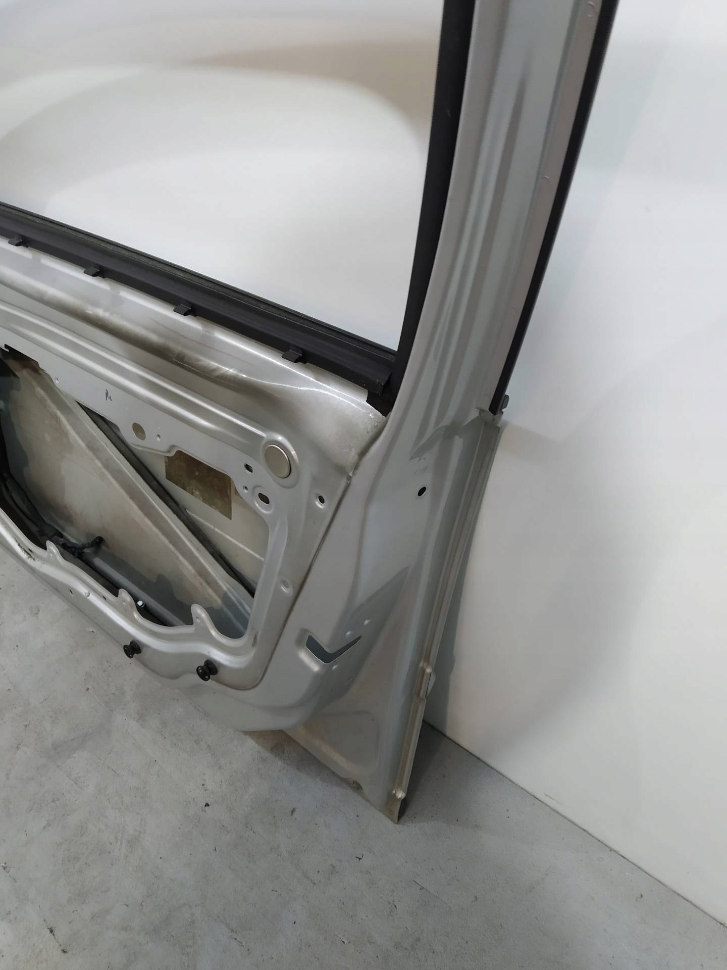 door right front 426-26 Volvo V50 and (2004-2012)