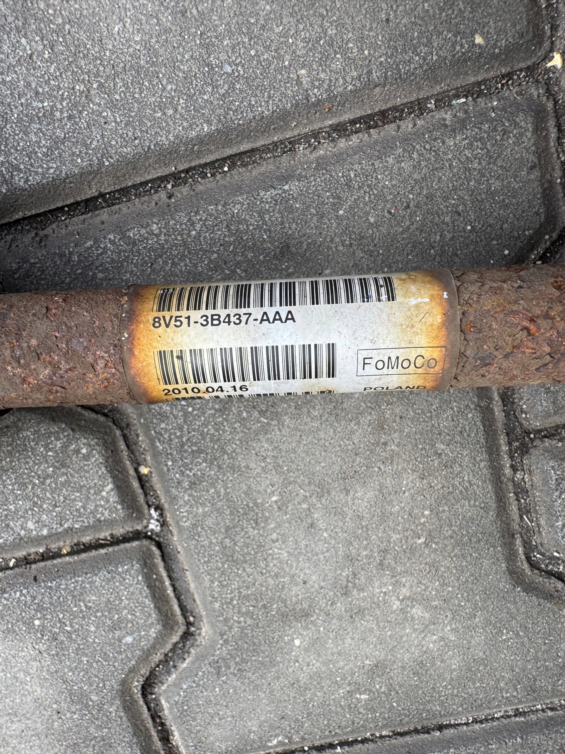 semi-axis left FORD FIESTA MK7 VII 7 8V513B437AAA
