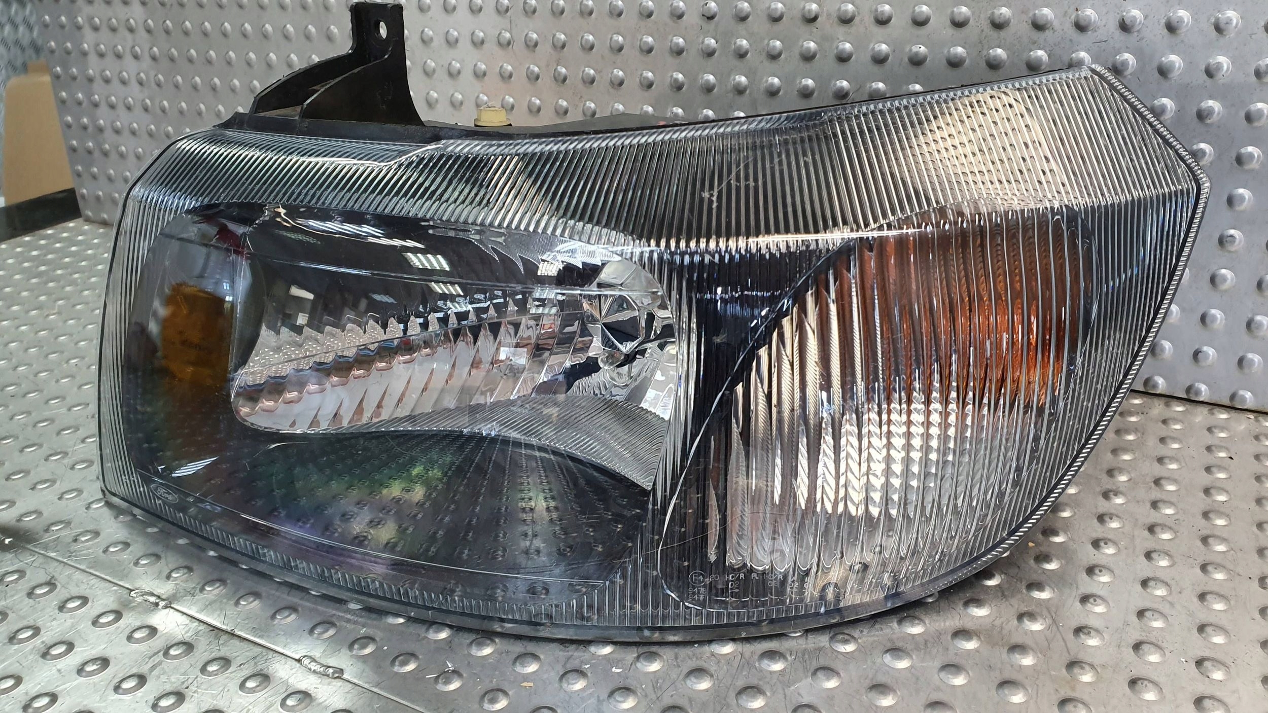 Licht vorne links FORD TRANSIT 01
