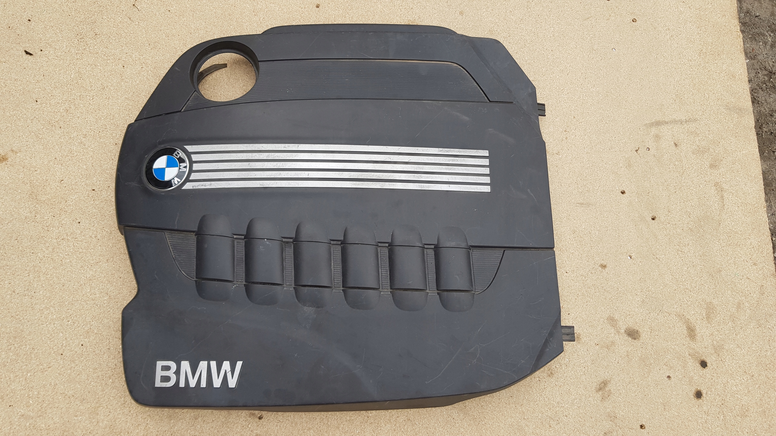 BMW E90 engine housing cover OSONA upper 3.0D