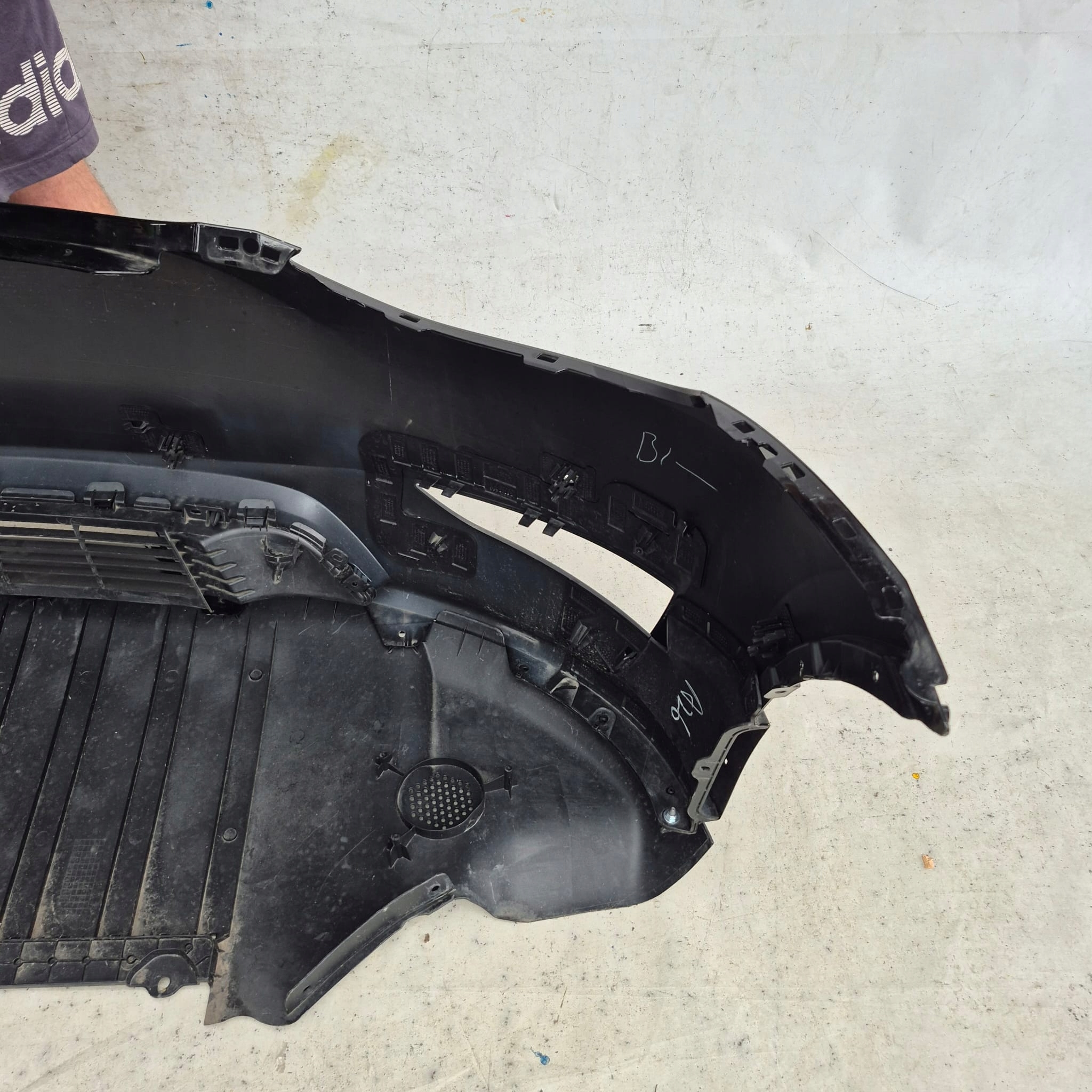 TESLA MODEL Y 20- bumper front front grid cover 1493745-00-A