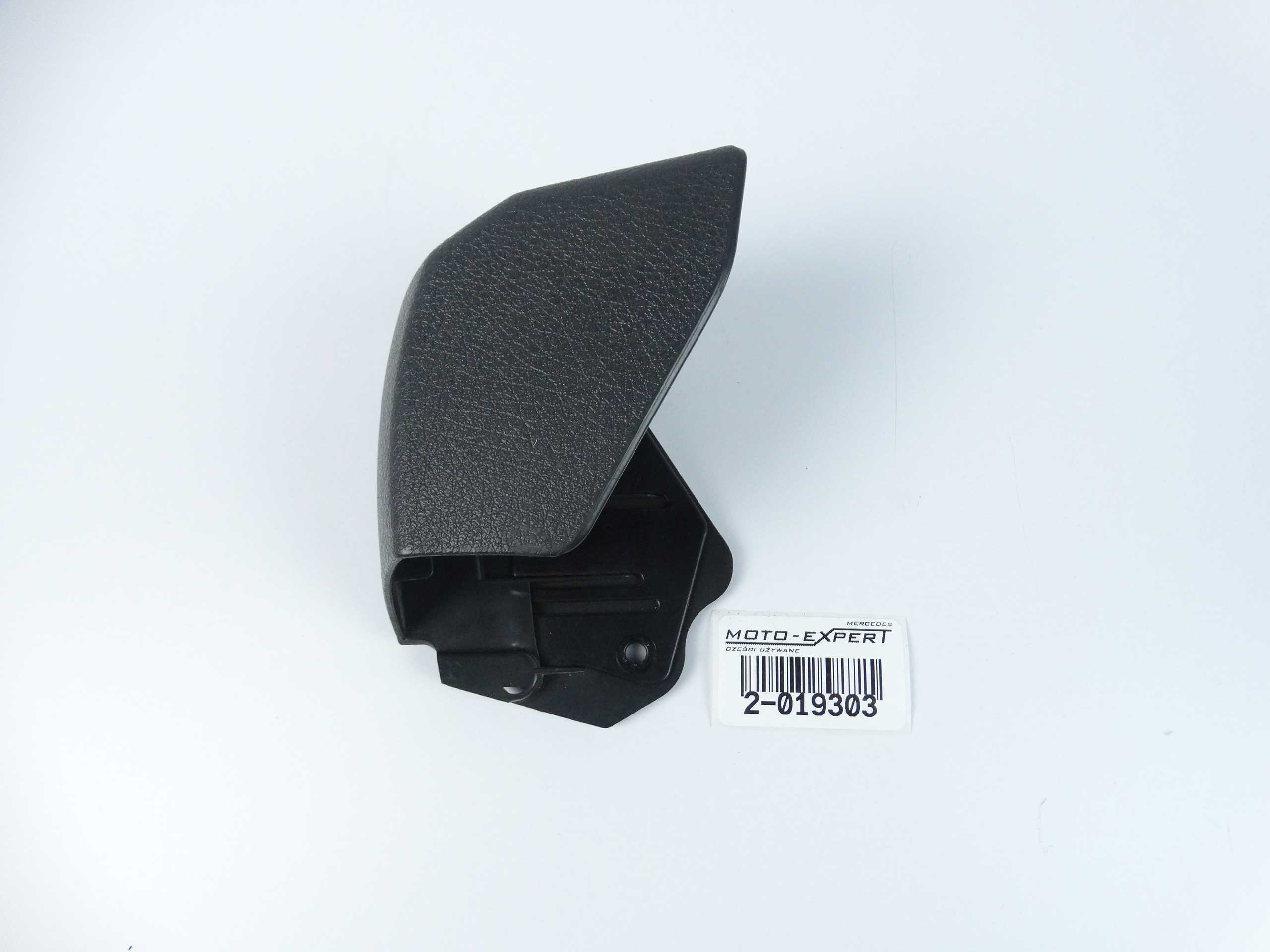 Mercedes W211 OSŁONA ZAŚLEPKA LEWA FOTELA PRAWEGO