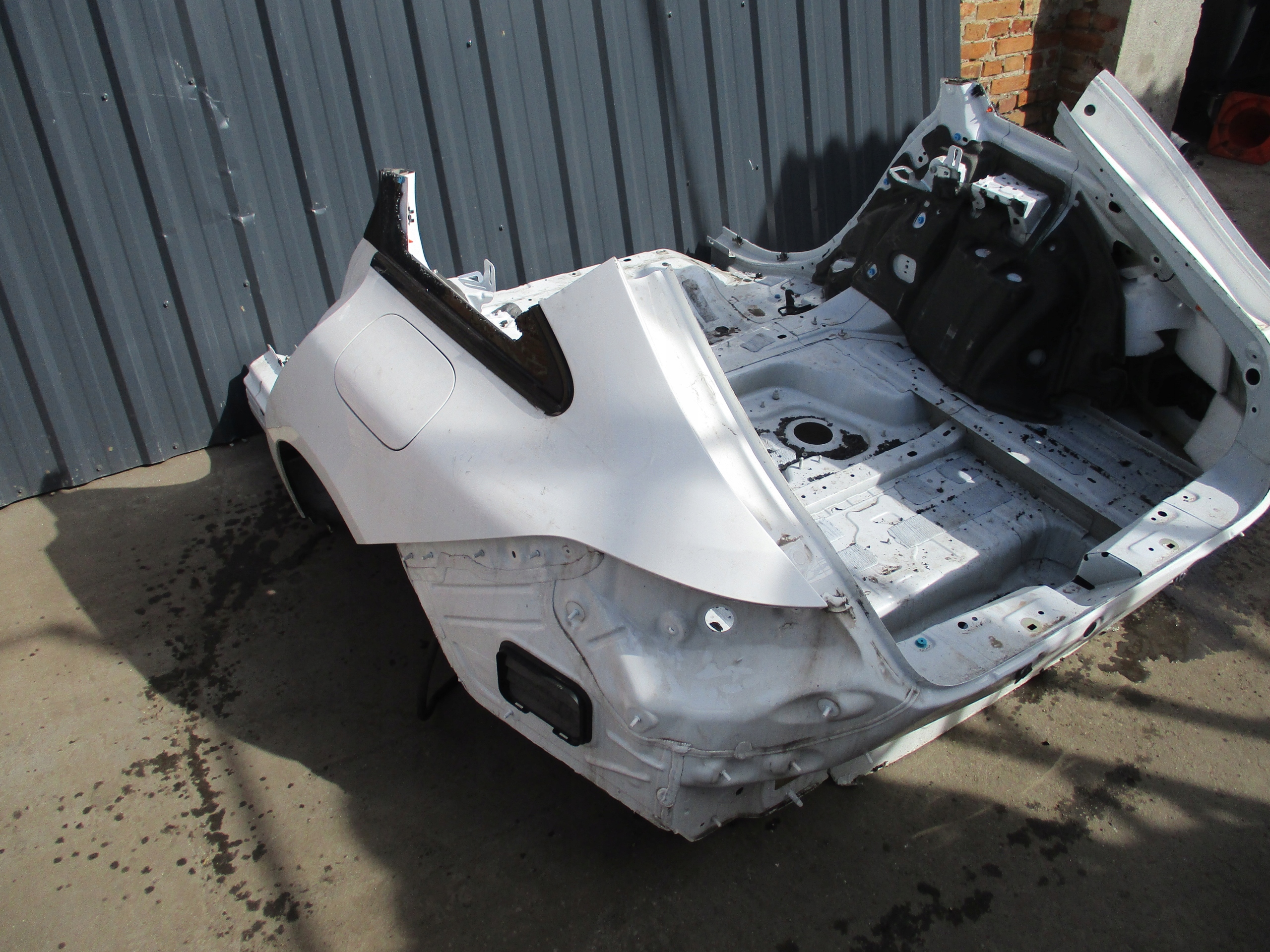 BŁOTNIK TYLNY LEWY PRAWY PAS ĆWIARTKA DUPA MERCEDES CLA W118 KOMBI Typ samochodu Samochody osobowe