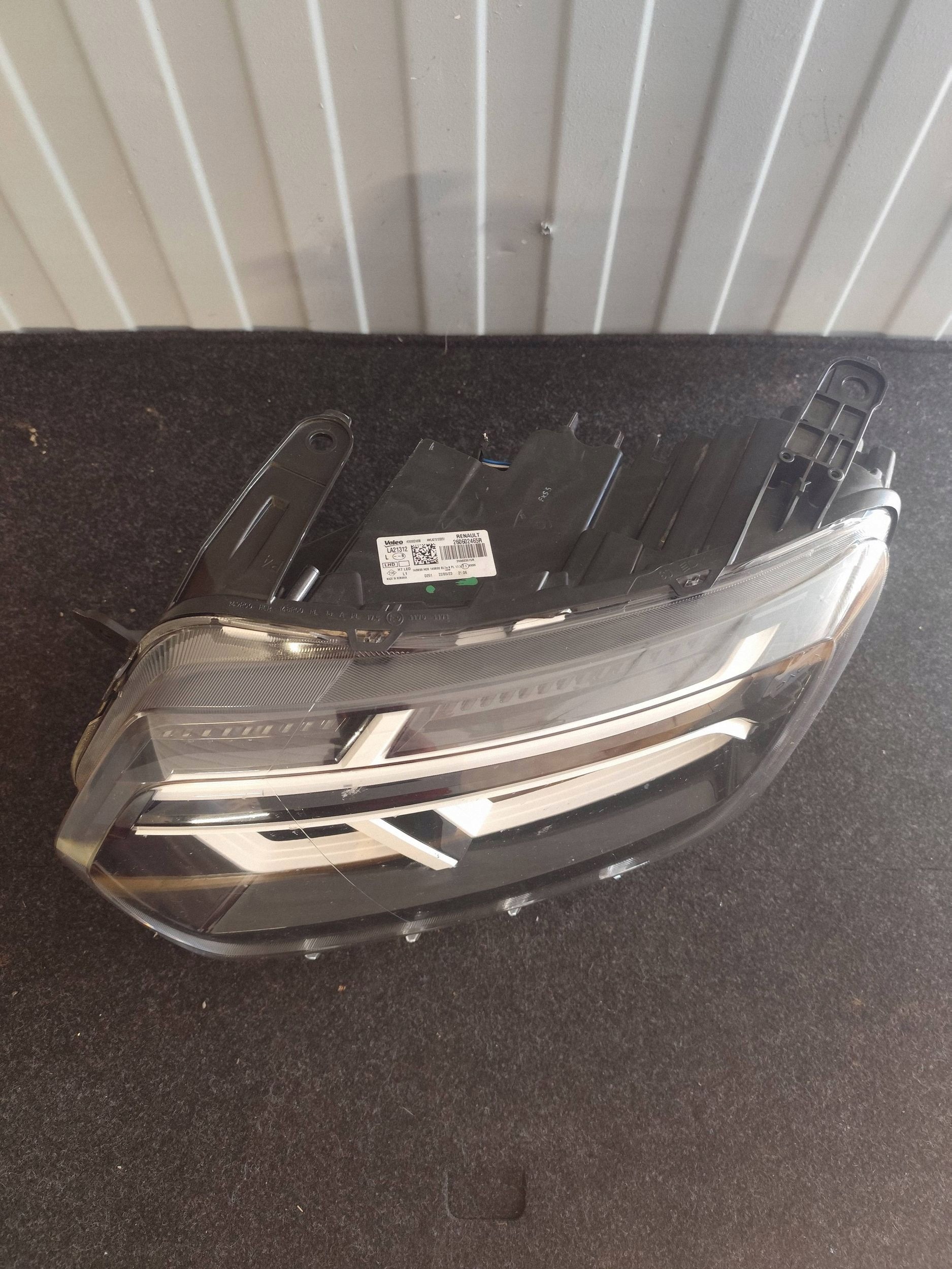 DACIA DUSTER II LIFT light front left FULL LED 260602465R dismantling
