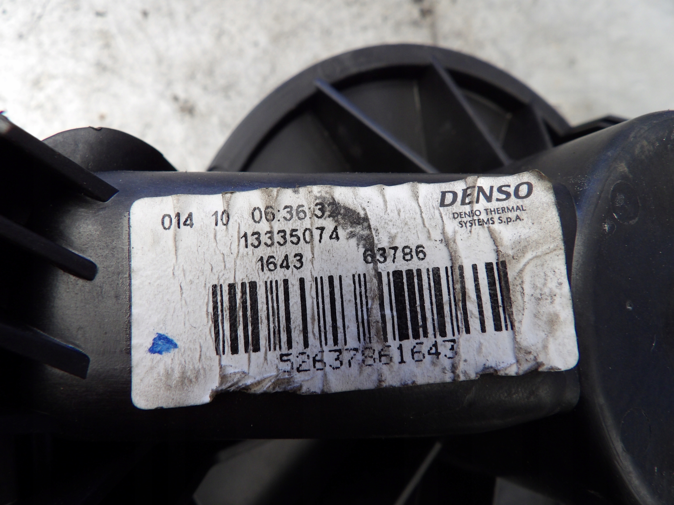 Opel Corsa D ventilátor topení 13335074
