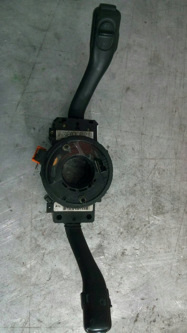 Przełącznik zespolony Volkswagen BORA 8L0953513J