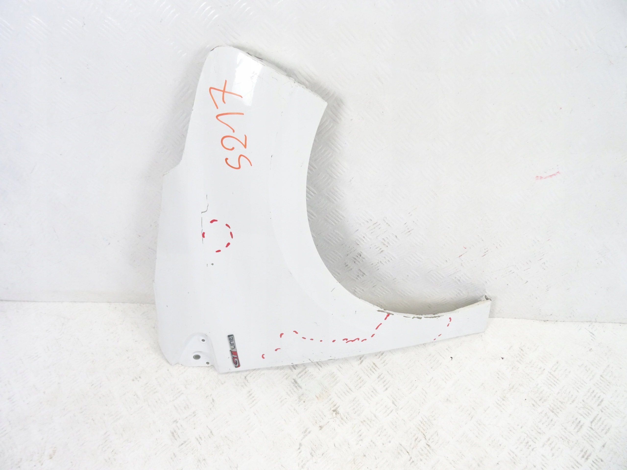 PEUGEOT 208 1 right fender front front