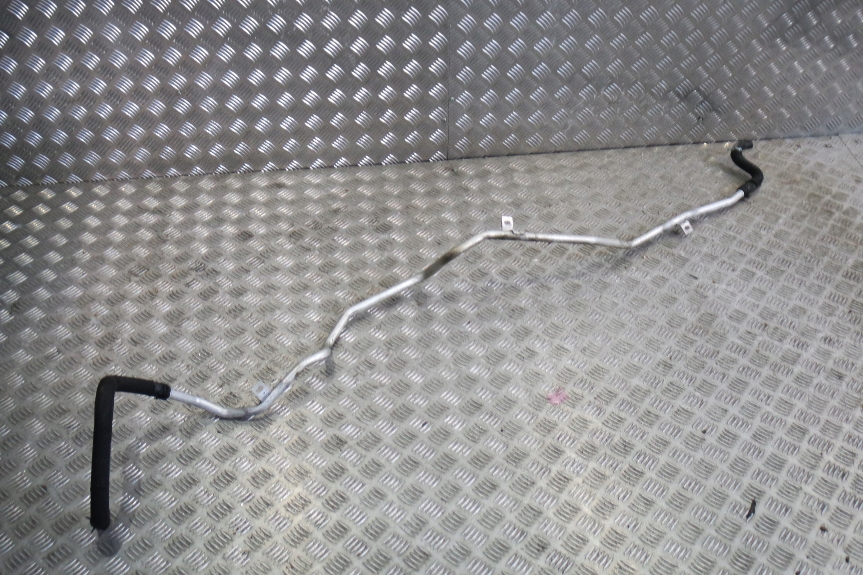 A4635001188 - Масляный шланг радиатора MERCEDES W463 A4635008201