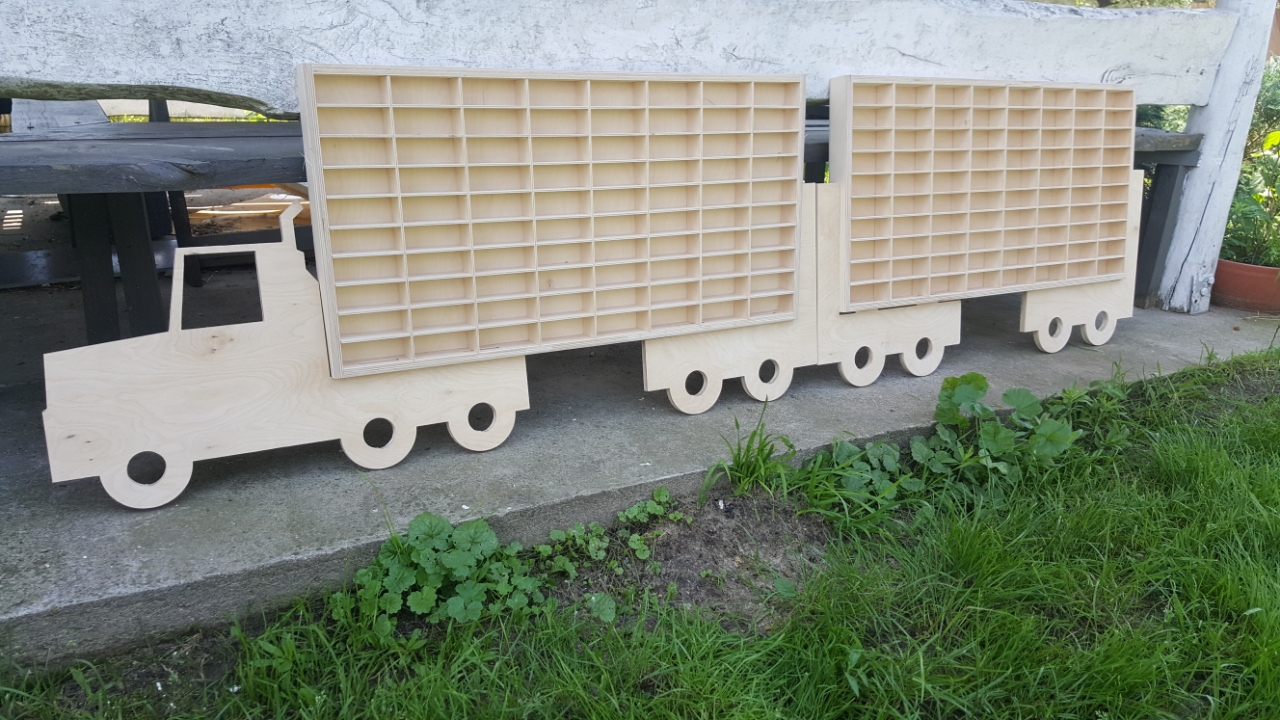 TIR z naczepą Półka na resoraki HOT WHEELS gratis Marka Dekoralove