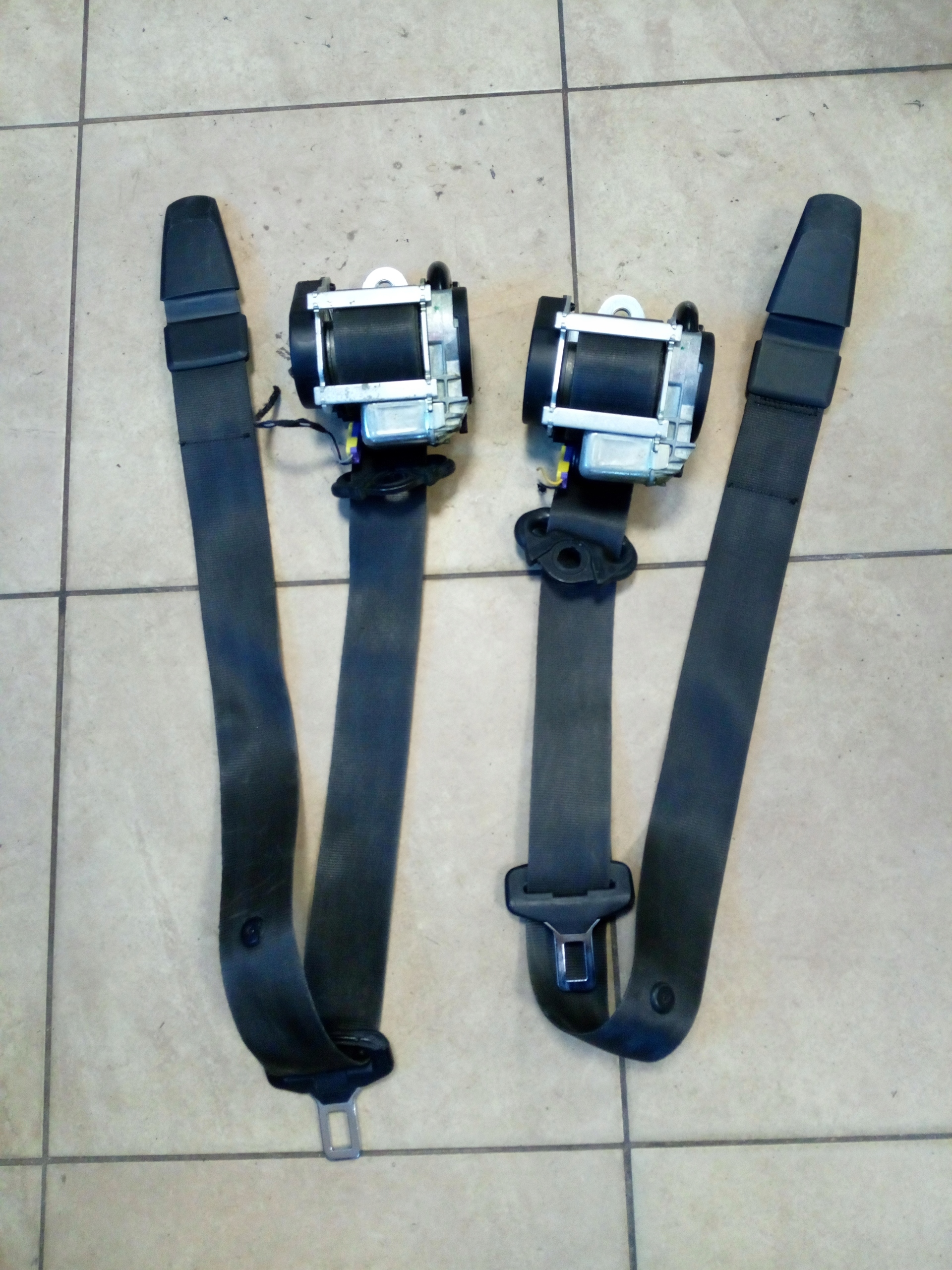 3T0858827A 615479200 - НАТЯГУВАЧ РЕМЕНЯ SKODA SUPERB II КОМПЛЕКТ. ФРОНТ ОРИГ*