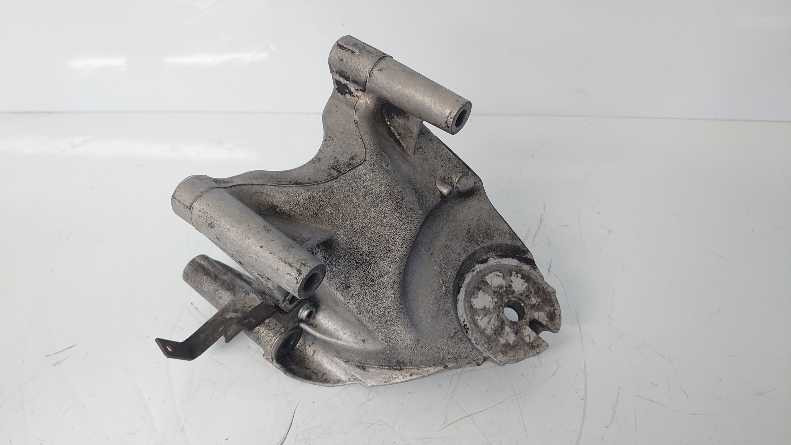 VW TOUAREG 2.5 TDI engine mount 070199308A