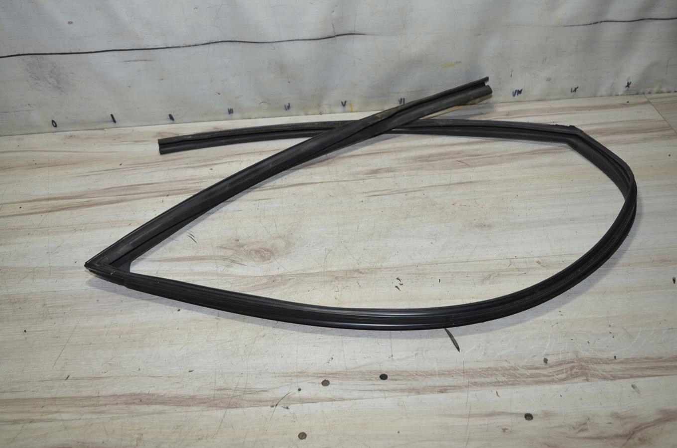 gasket windows door left LP Nissan X-Trail t31