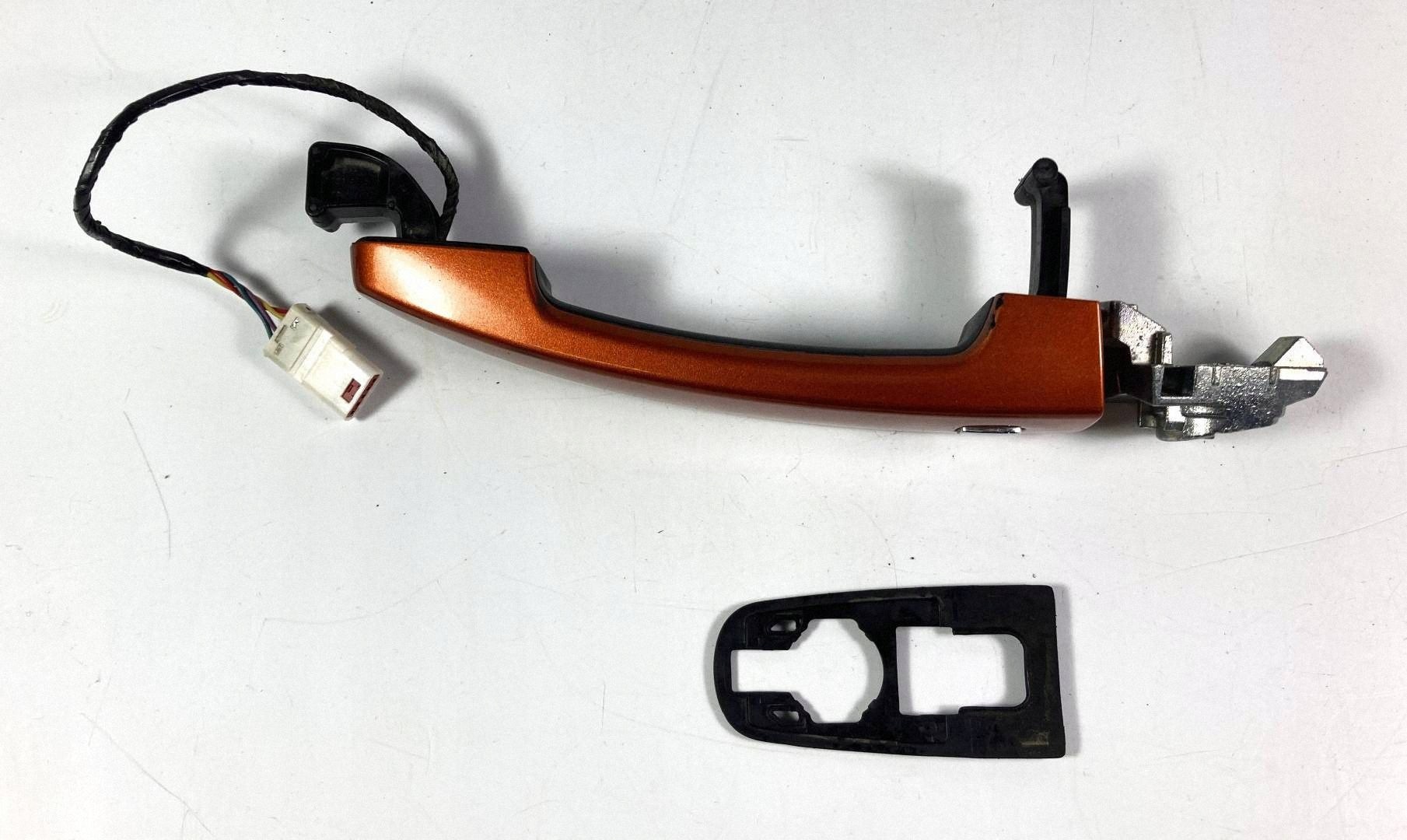 Chevrolet Camaro handle exterior left 4 pin 2016-2024