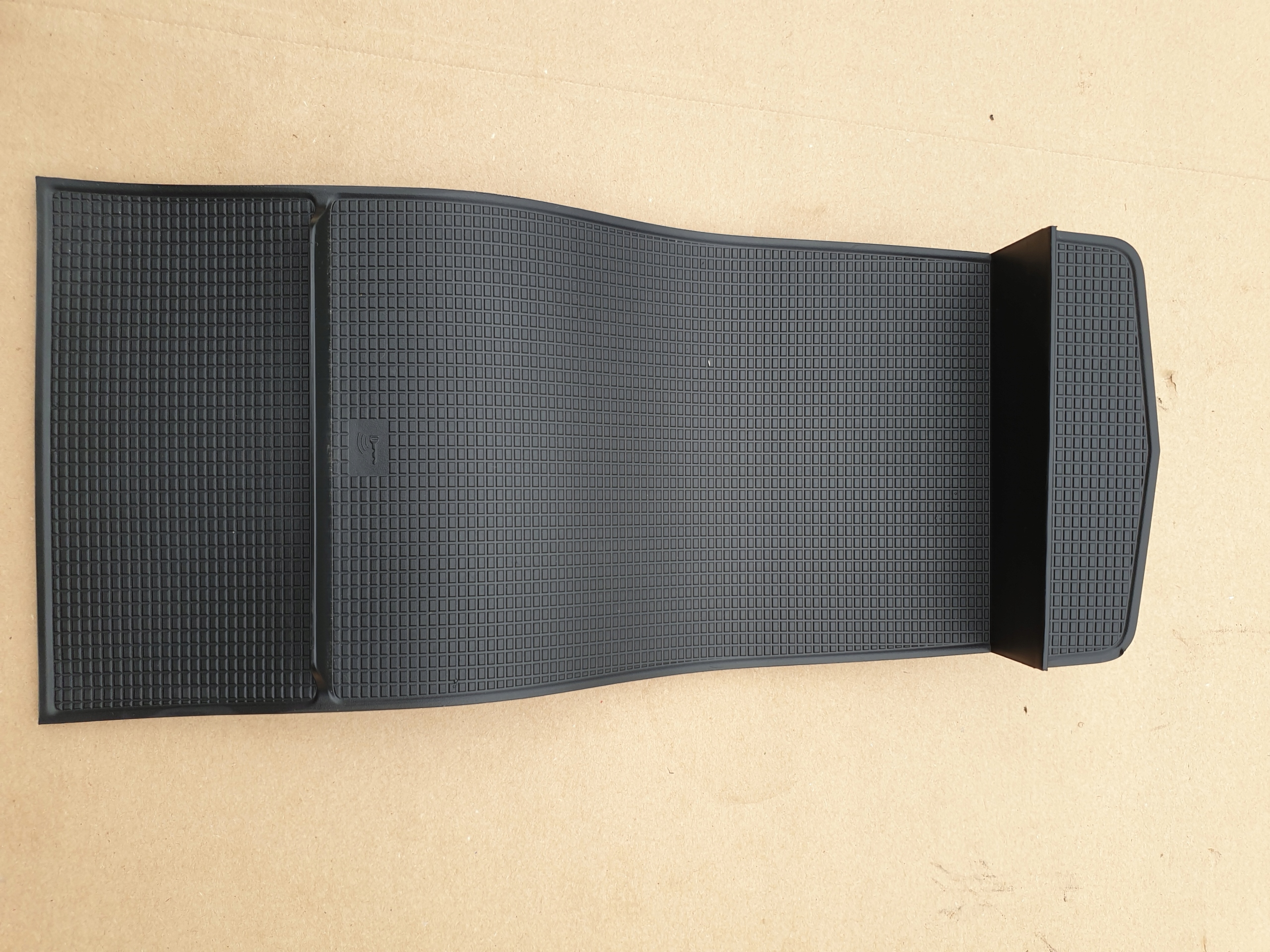 Insert en caoutchouc TUNELU MATA VOLVO XC40 II OE