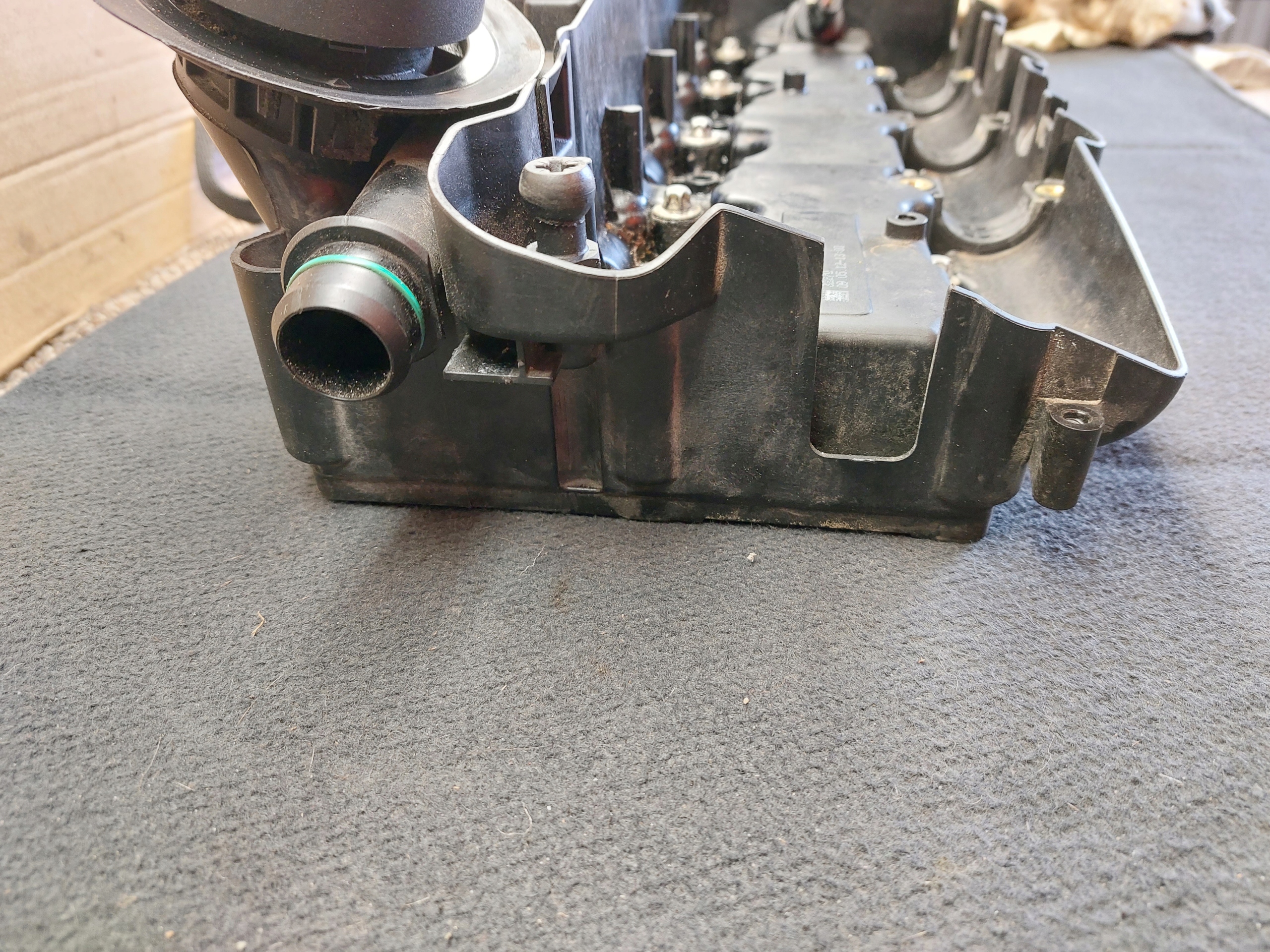 Abdeckung der Ventile BMW X1 E84 2.0 D N47 12r