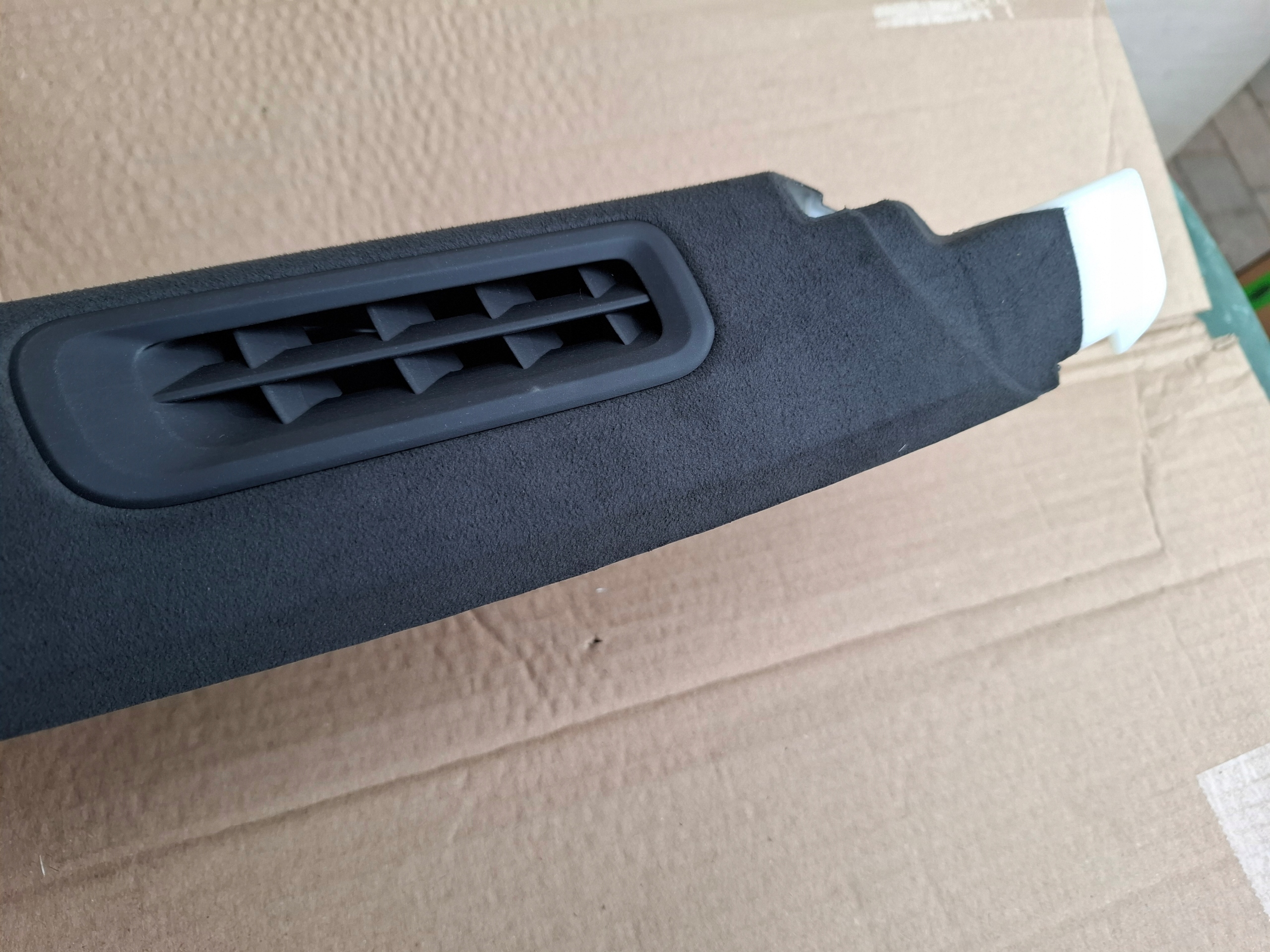 cover SLUPKA left PORSCHE TAYCAN 9J1867233E