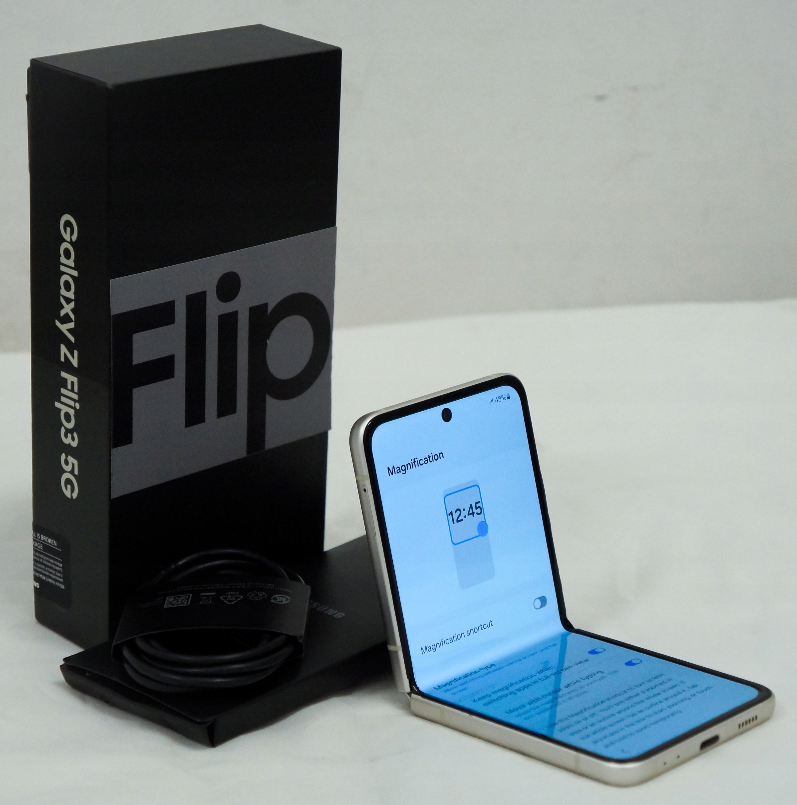 Smartfón Telefón SAMSUNG GALAXY S FLIP3 5G Krémová + KRABIČKA + USB KÁBEL