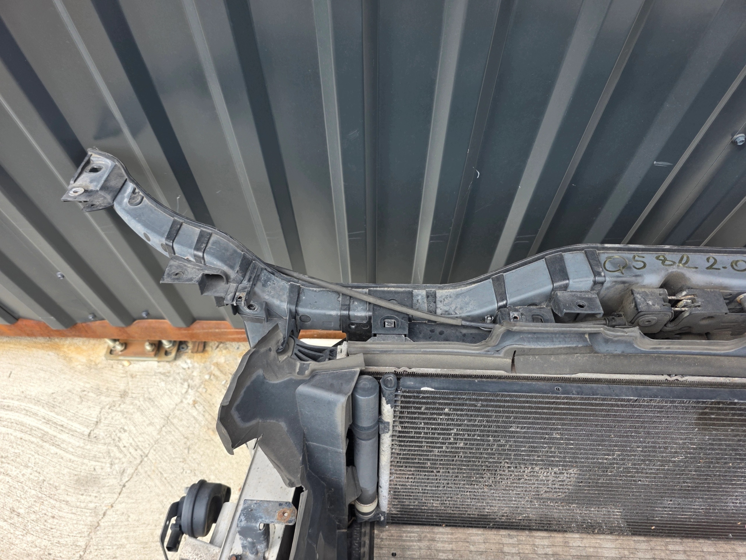 support panel for radiators complete AUDI Q5 8R 2.0 TFSI AUTOMAT original !!!