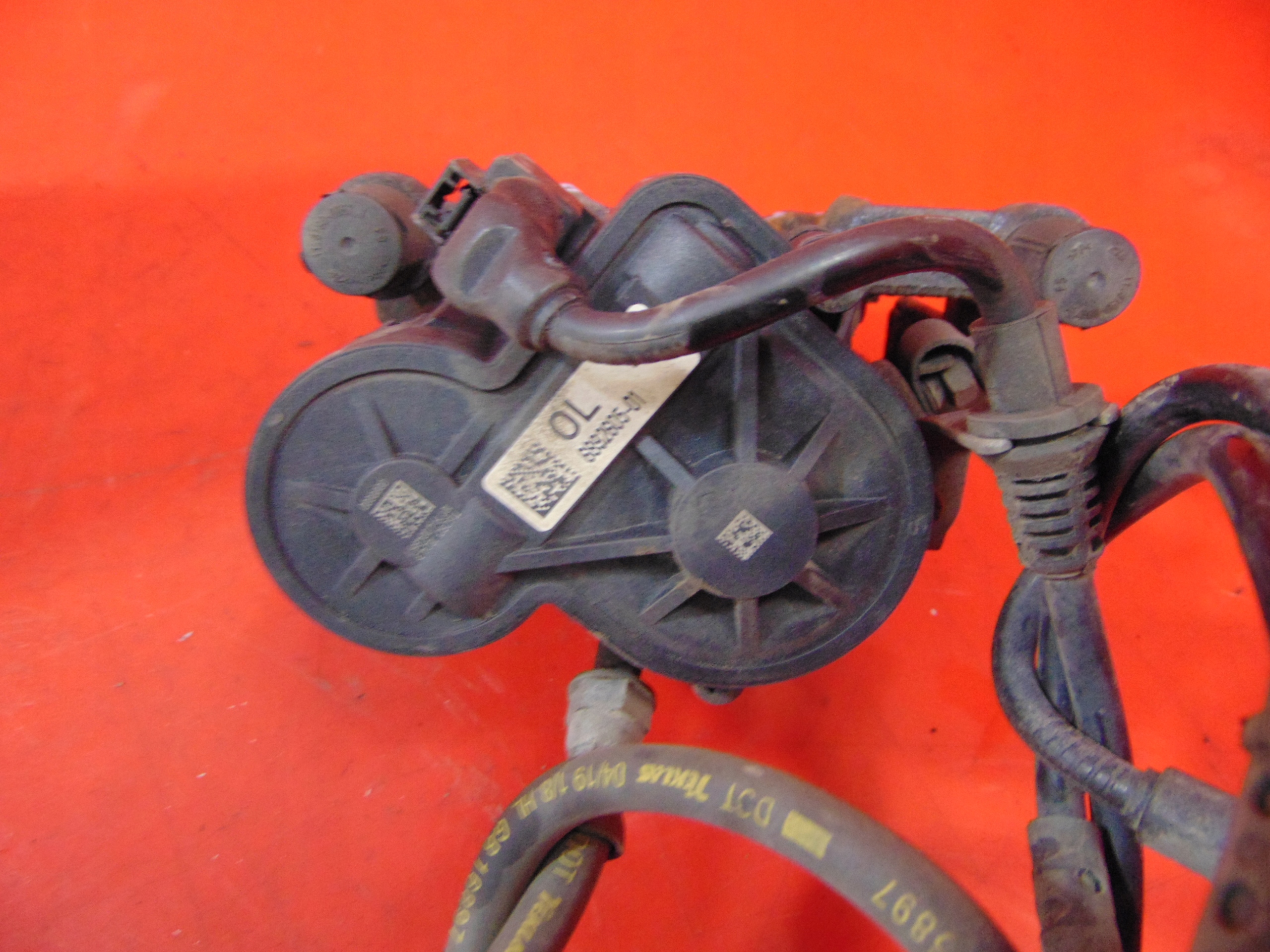 BMW 2 F46 F45 caliper electrical left rear part JARZMO