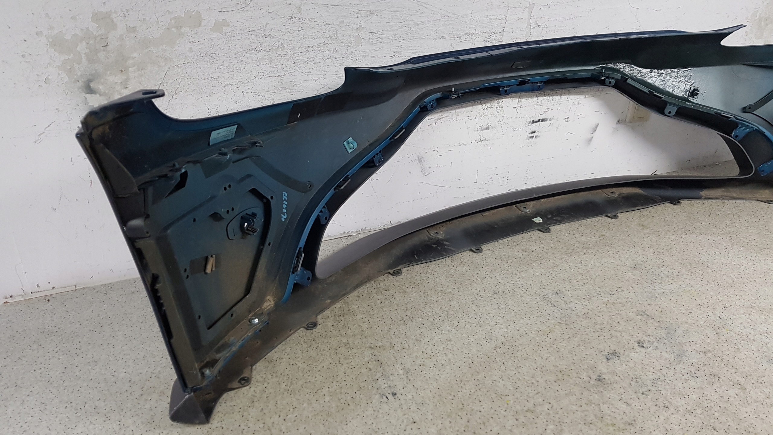 ASTON MARTIN VANTAGE 2018 - KY63 bumper front 8687