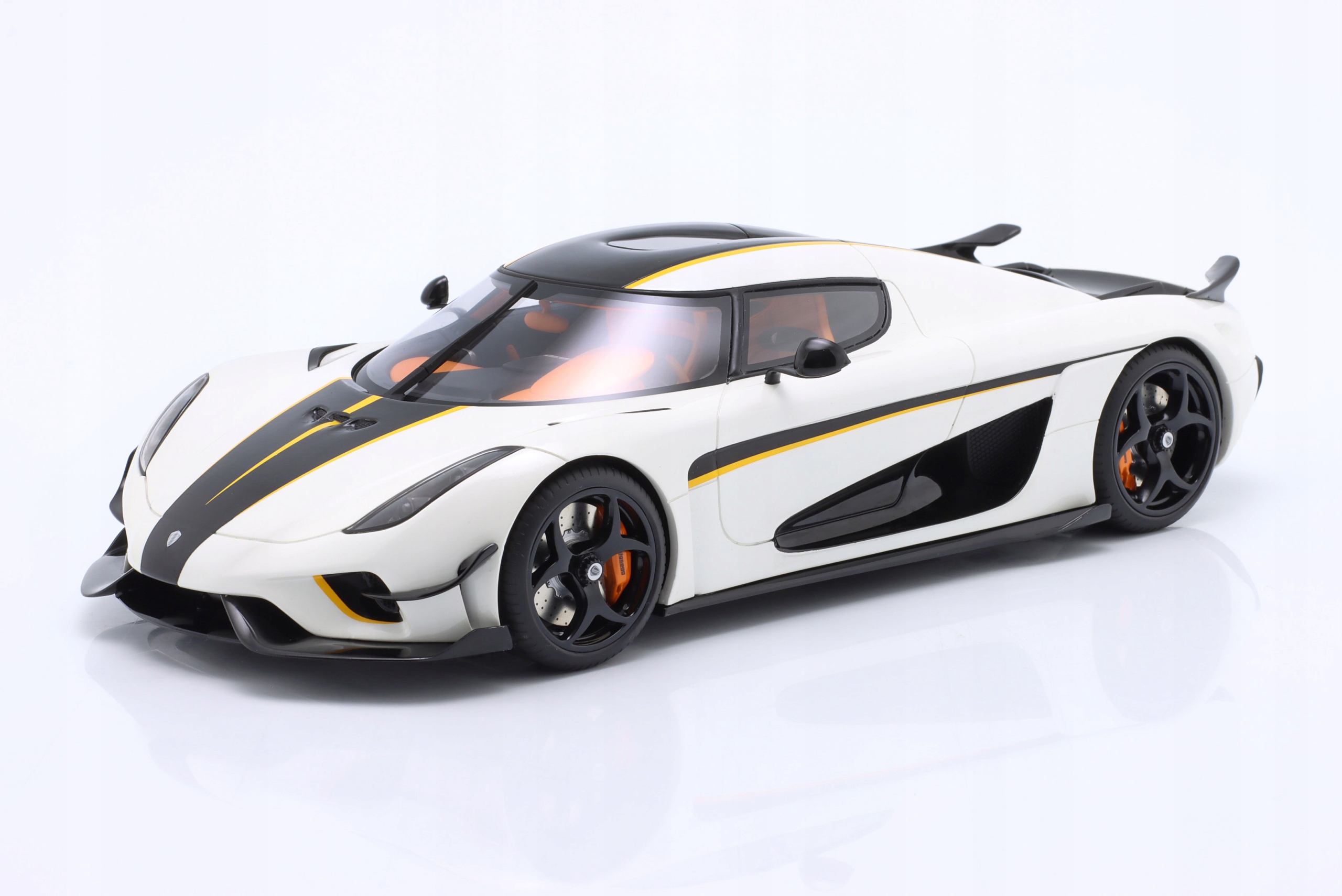 Koenigsegg Regera 2018 Crystal White Gt Spirit 1:18 Model Auta GT391