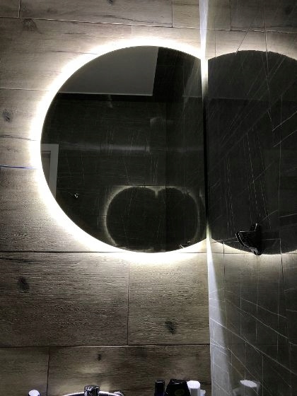 LUSTRO PÓŁOKRĄGŁE ZE ŚCIĘTYM BOKIEM LED 80CM Szerokość 800 mm