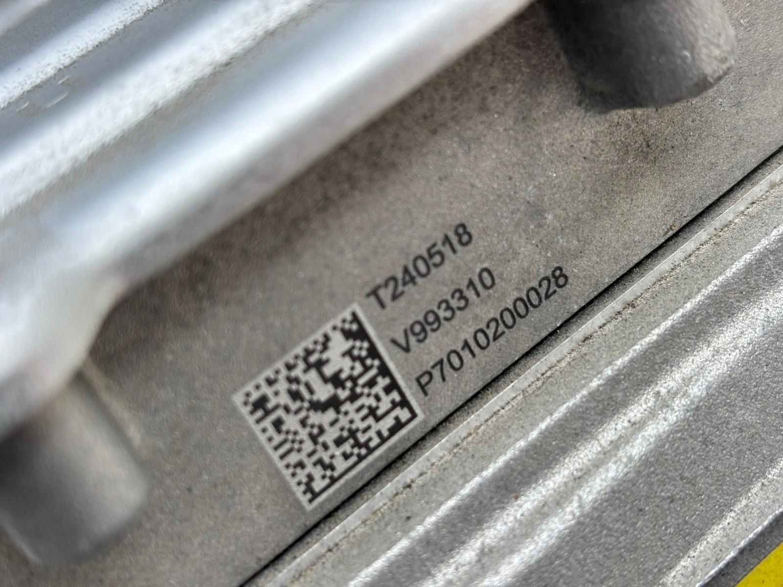 volvo EX30 Двигатель зад 2024R. 7081002753 6608159113
